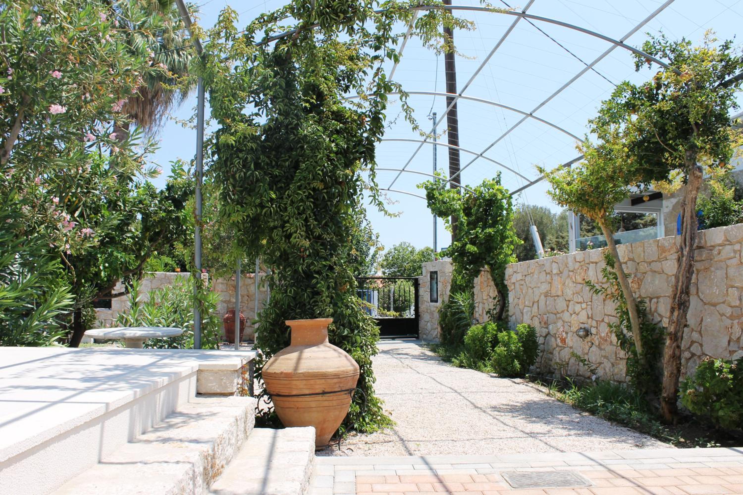 ELÉNAS slow living villa photo 4