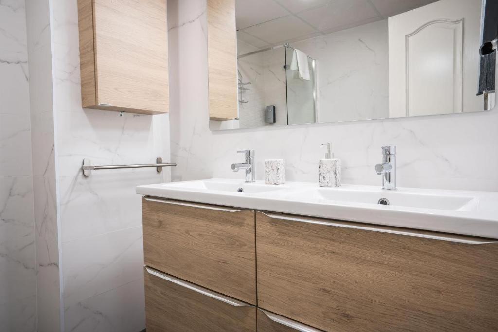 Apartamento céntrico frente Villa Oniria
