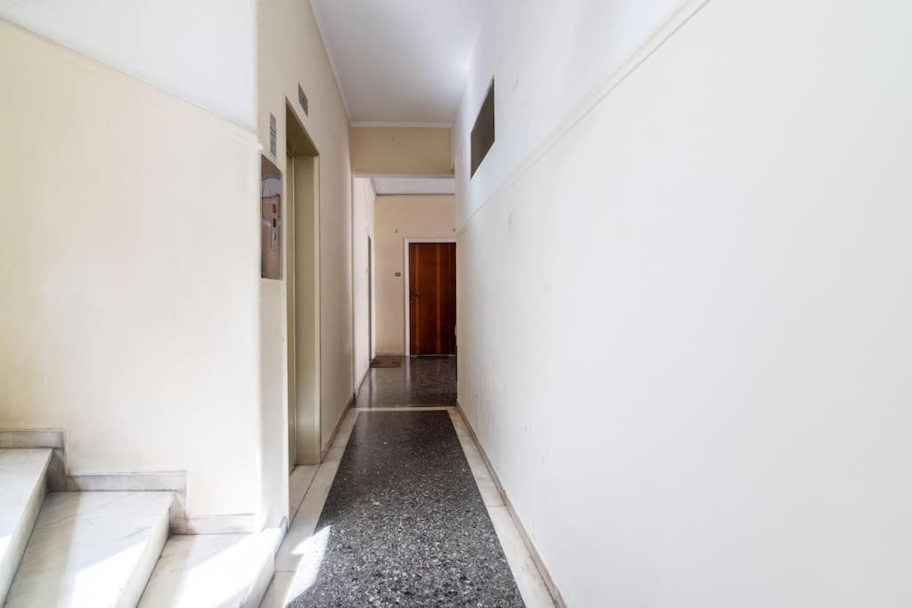 Executive Vibes - near Acropolis