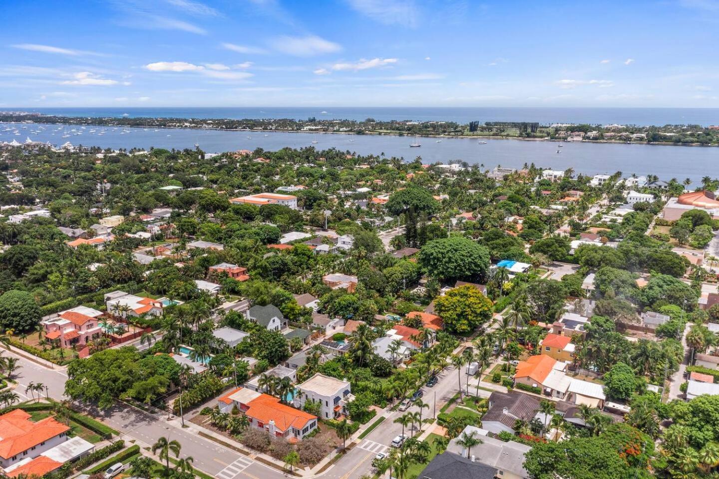 Tropical Paradise Wpool -3bd25 Close To Dwntwn view 5