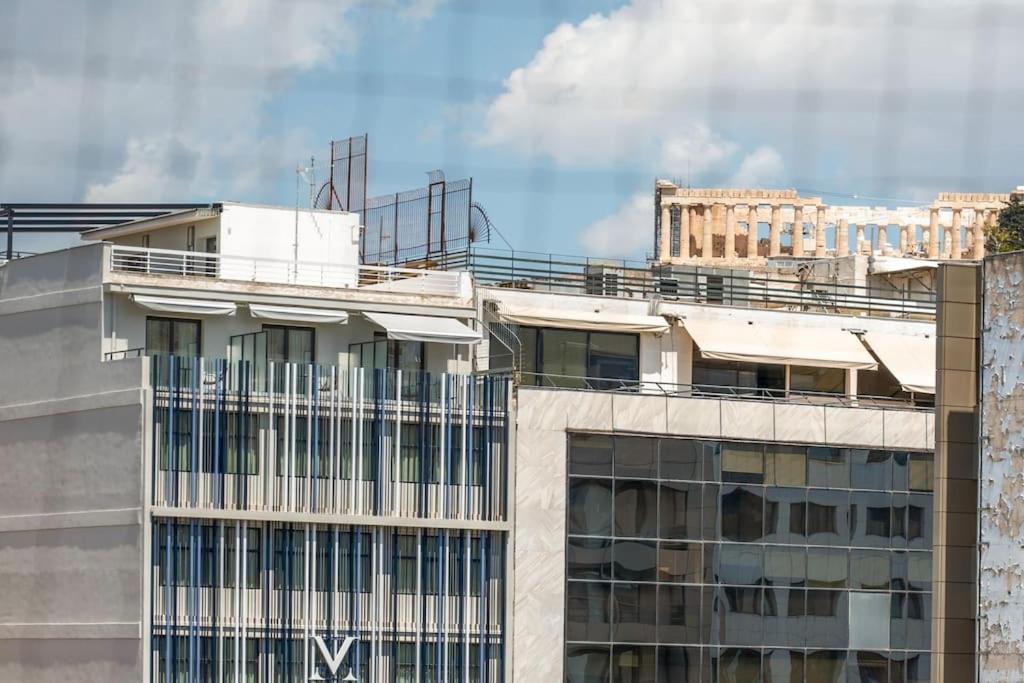 In the shadow of Acropolis - 2 mins walk to metro