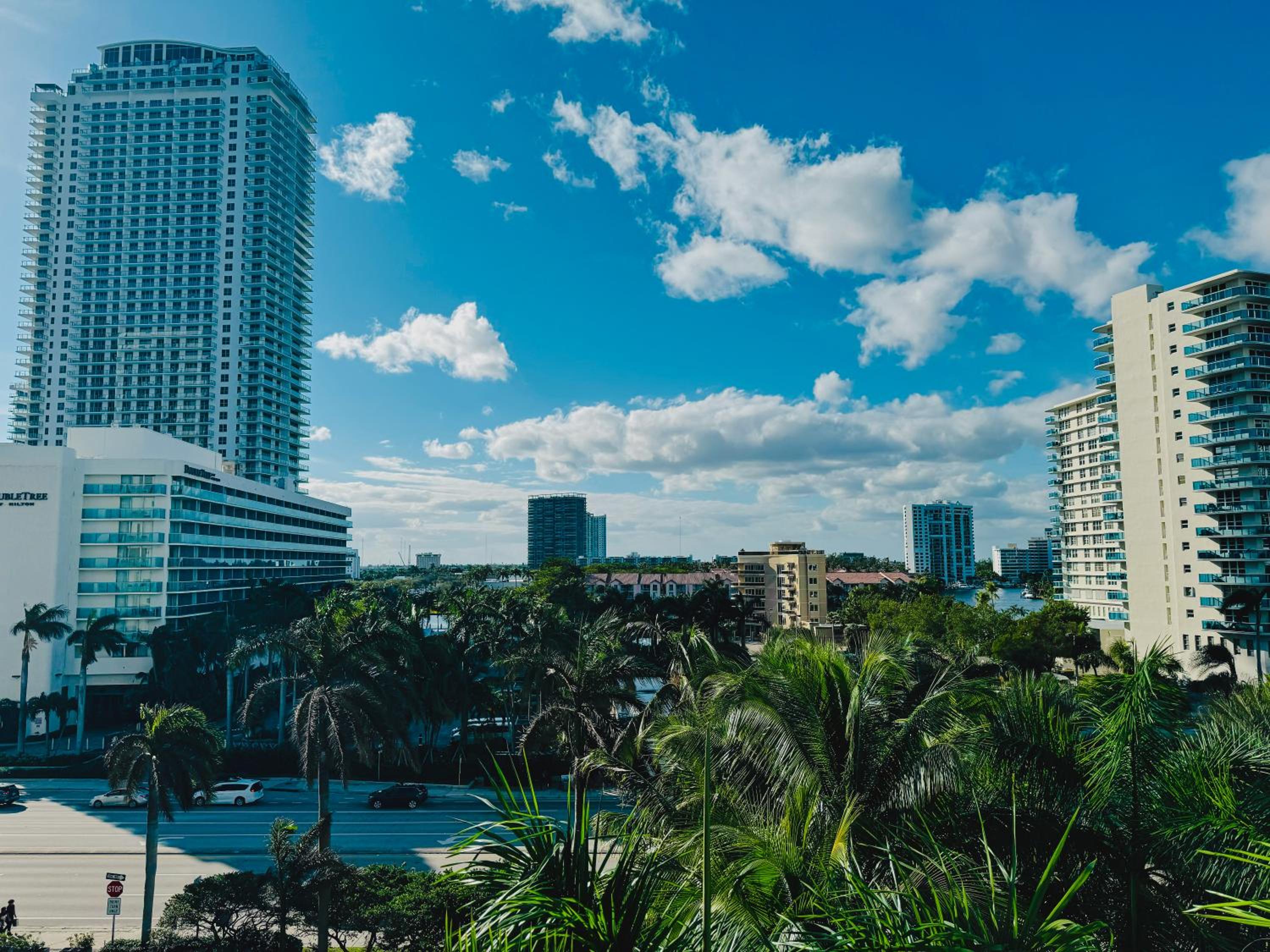 Miami Hollywood Premier two bedroom with bay view 002-22bvic view 5