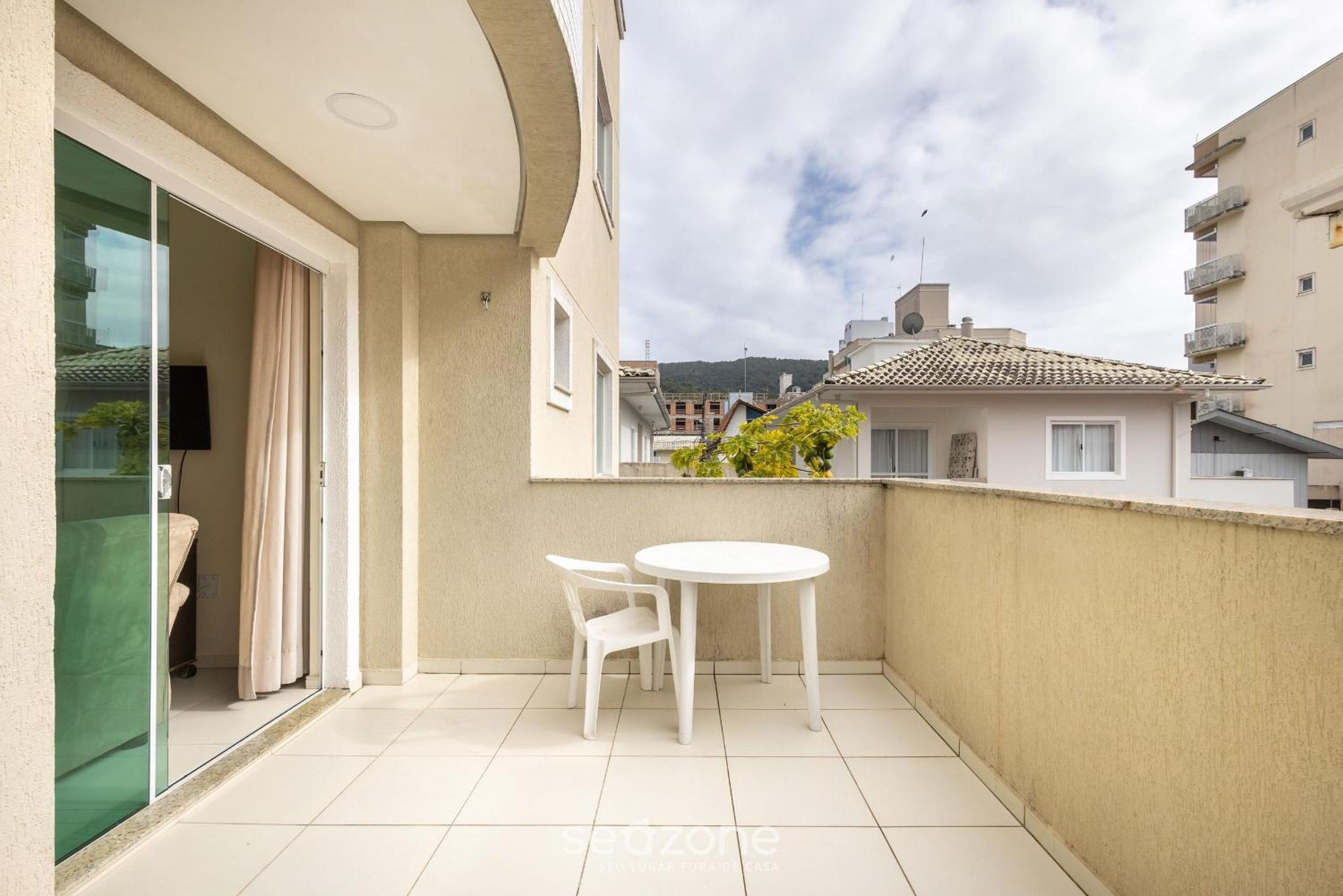Apartamentos próximo a Praia de Bombas - ARZ