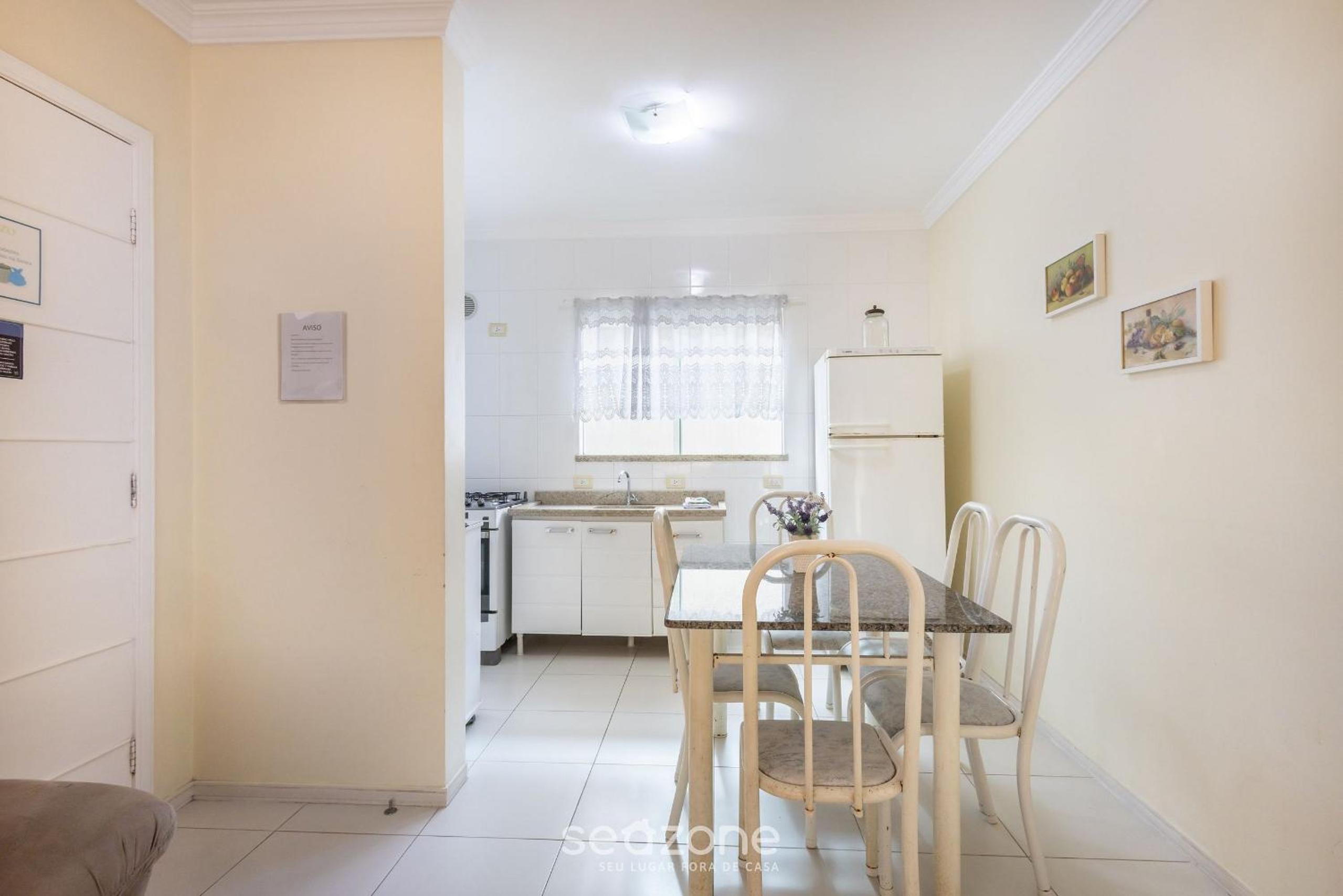 Apartamentos próximo a Praia de Bombas - ARZ