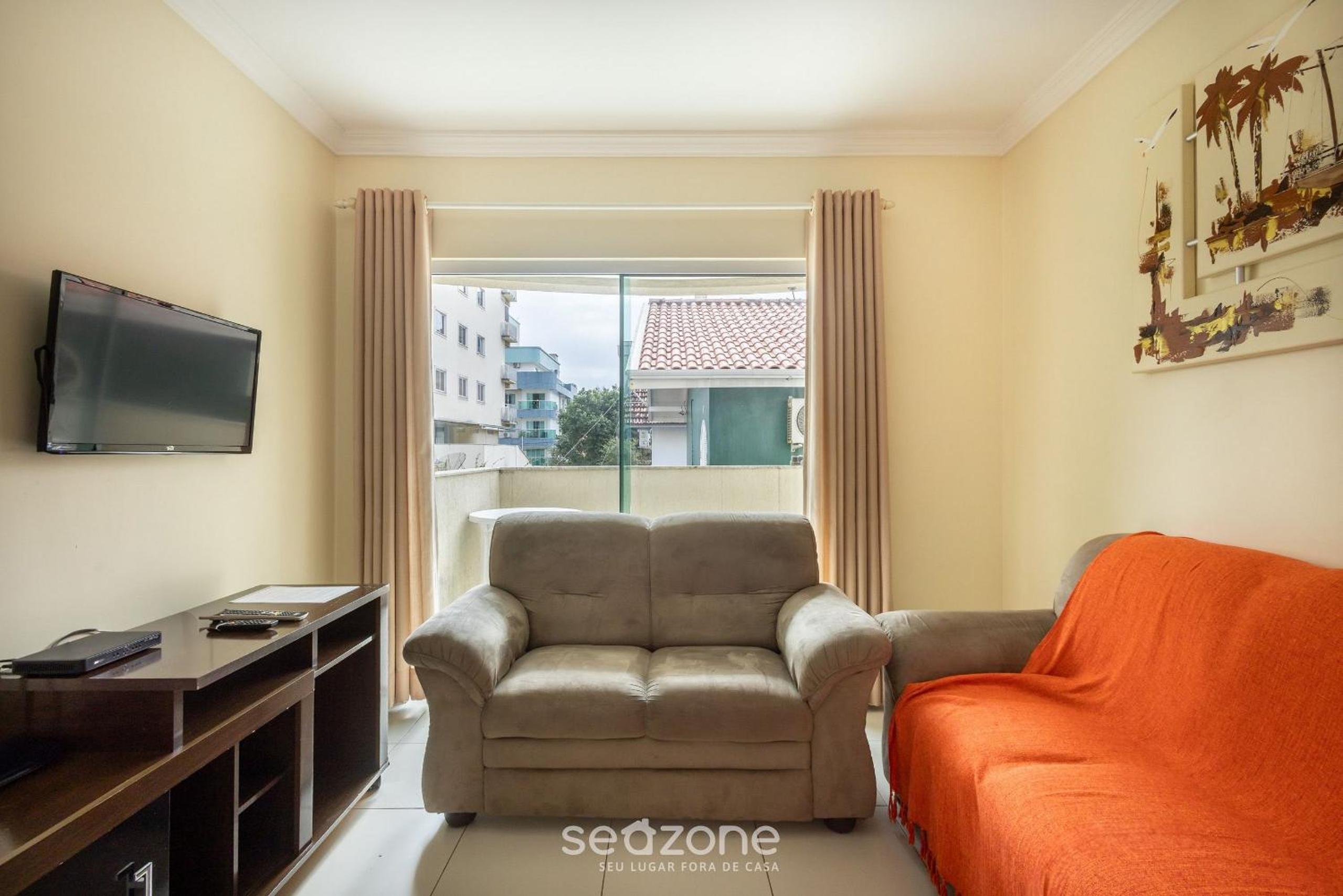 Apartamentos próximo a Praia de Bombas - ARZ