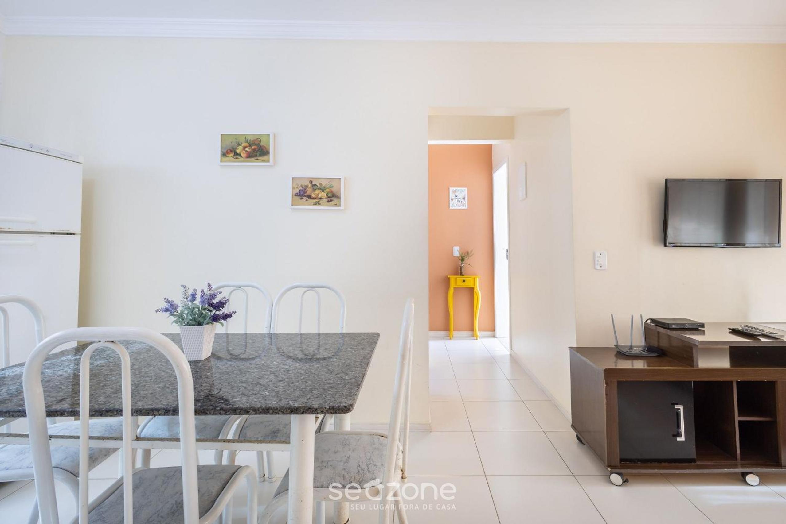 Apartamentos próximo a Praia de Bombas - ARZ