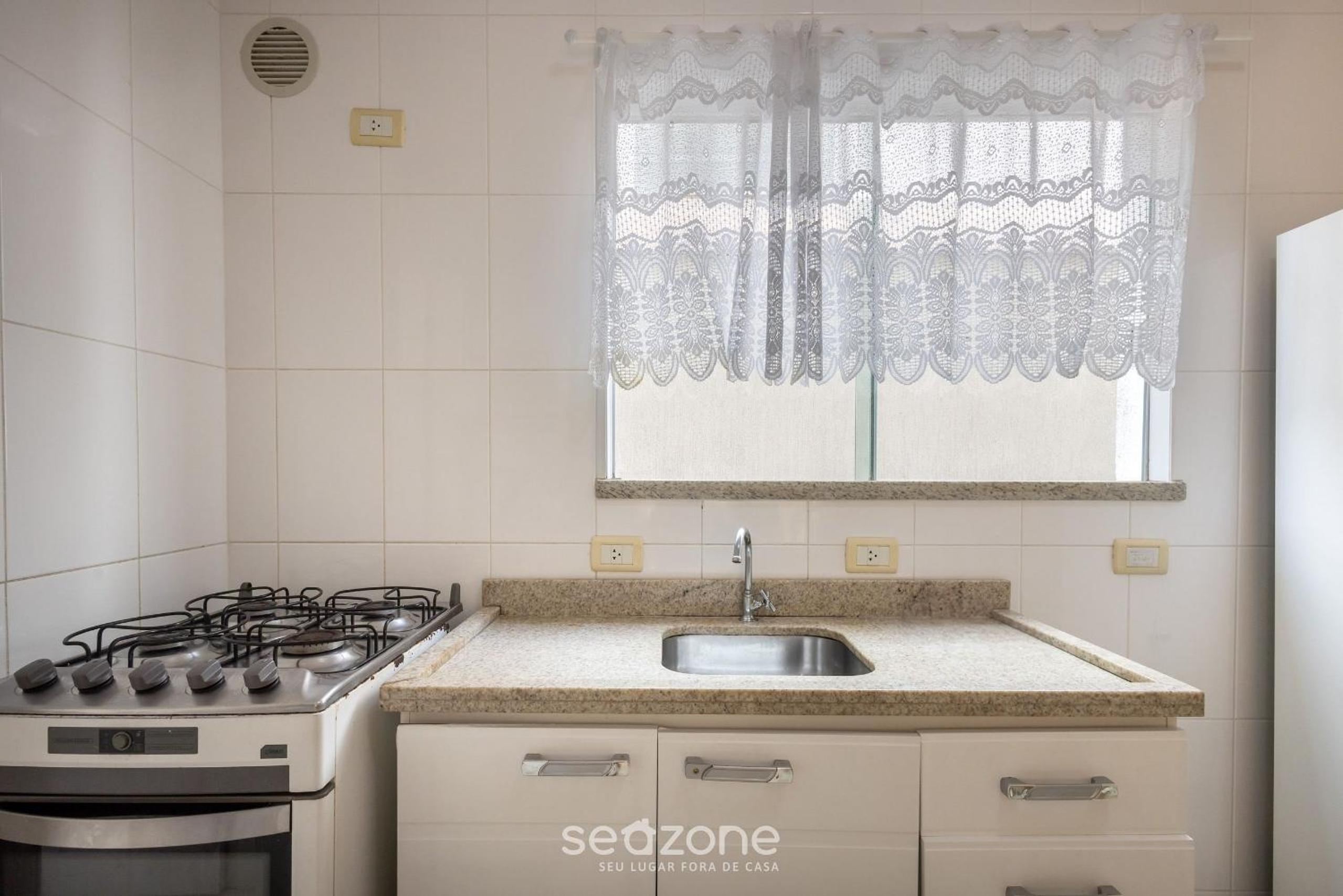 Apartamentos próximo a Praia de Bombas - ARZ