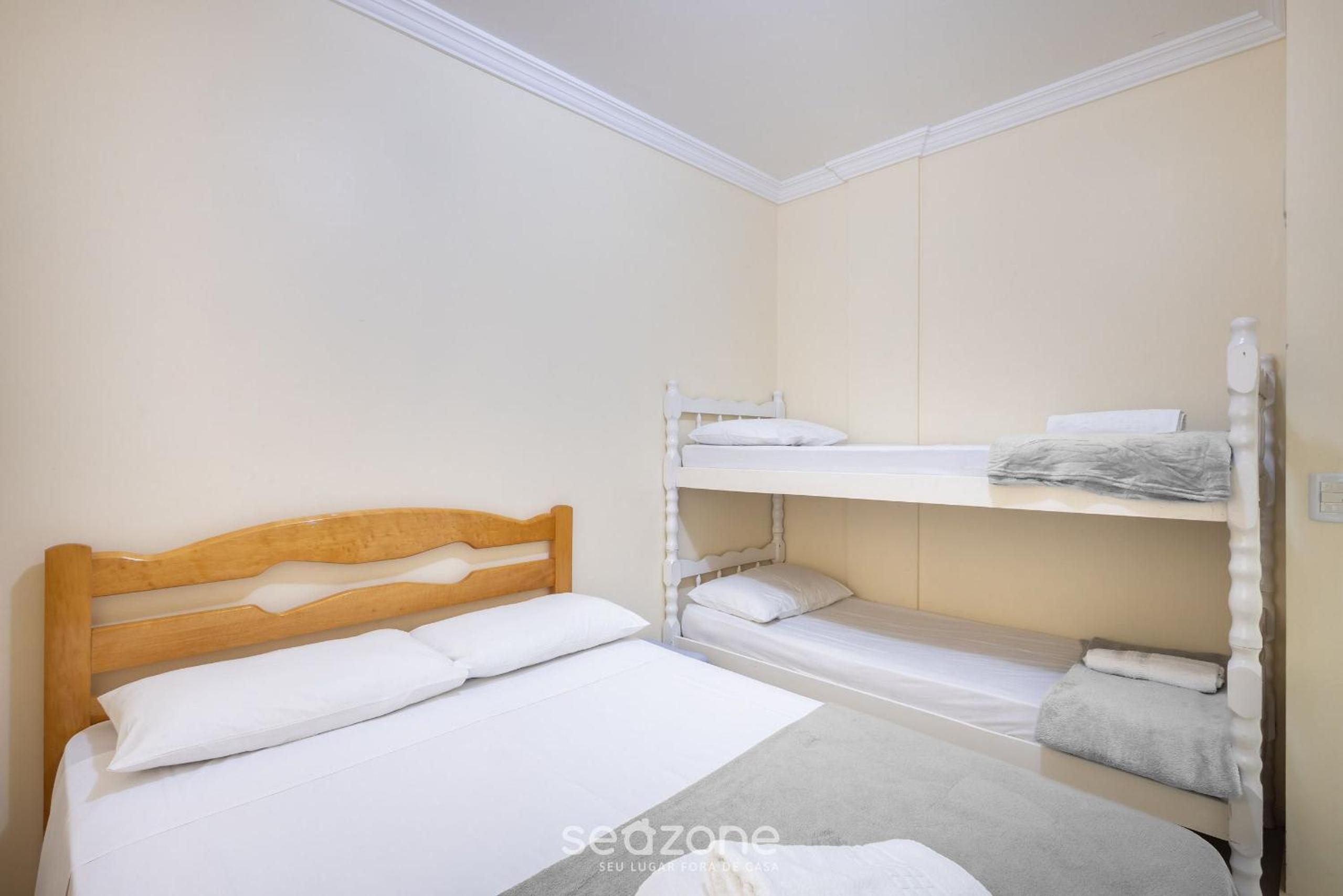 Apartamentos próximo a Praia de Bombas - ARZ