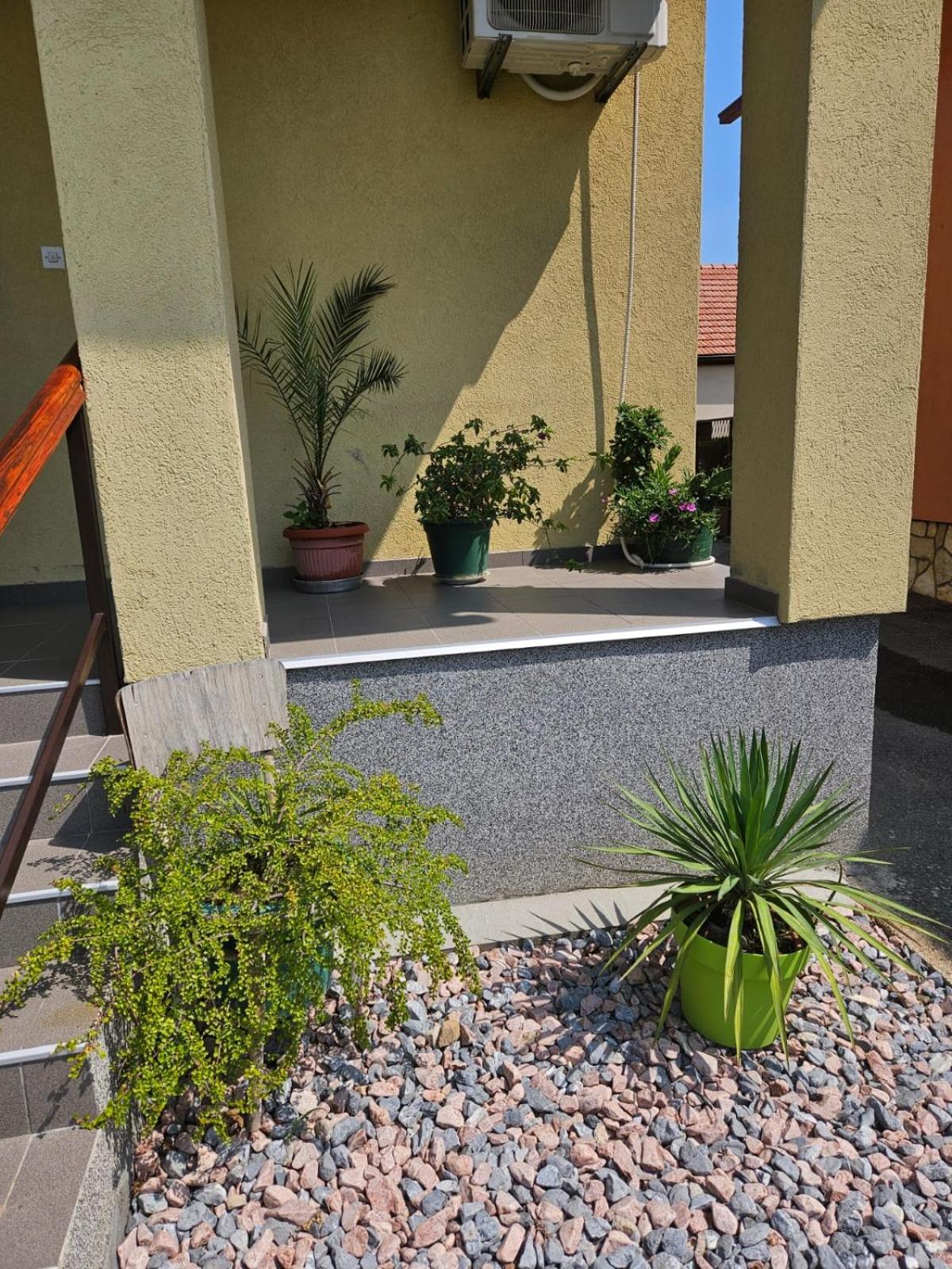 Studio apartman Dora