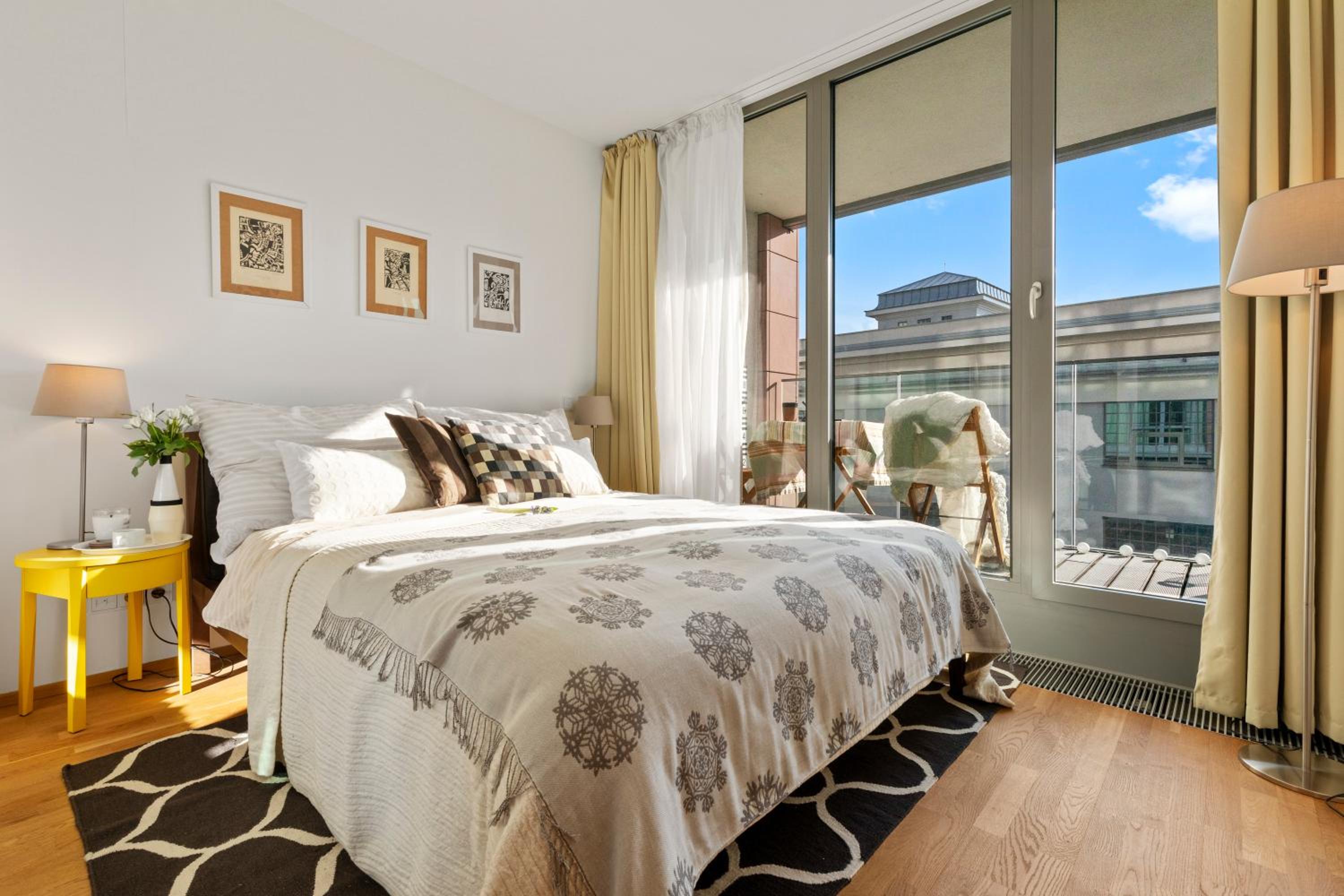 Escape riverfront 2 bedroom with balcony view 4