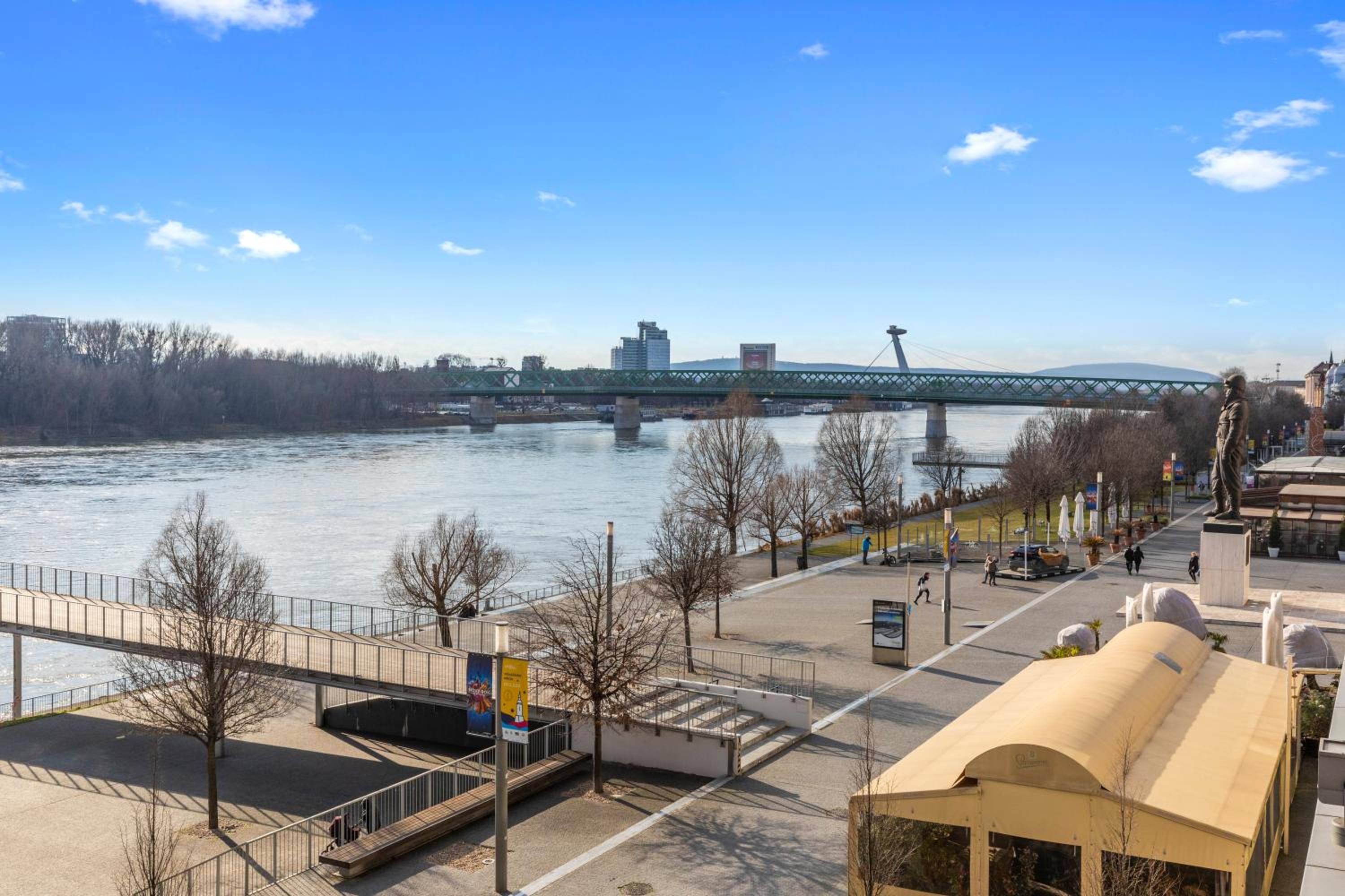 Escape riverfront 2 bedroom with balcony view 3