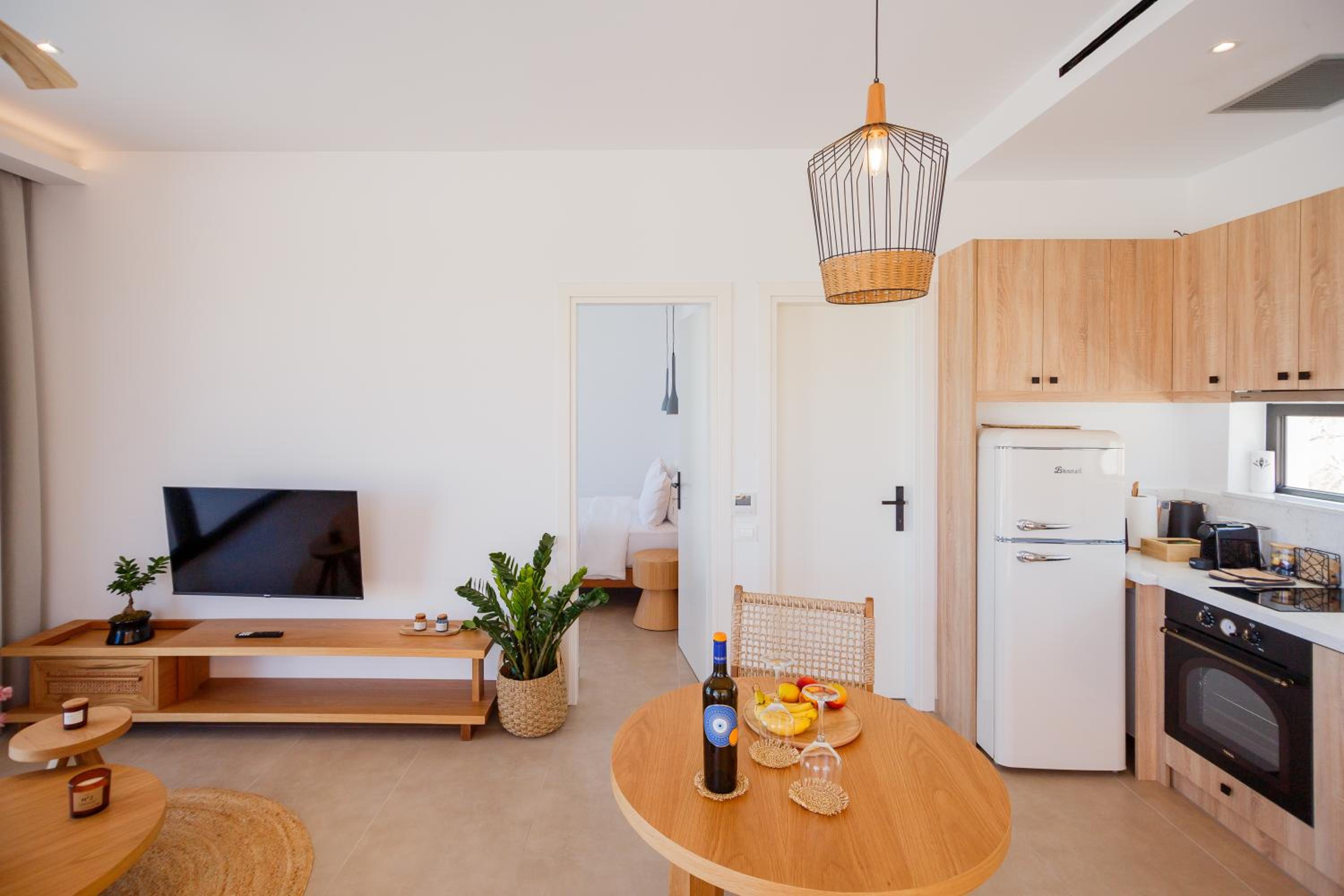 Theros Luxury Suites