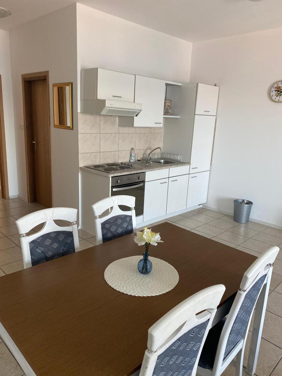 Villa Luna Sevid-Apartman 2 view 3
