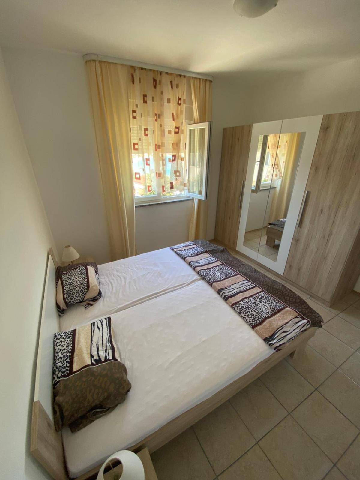 Villa Luna Sevid-Apartman 2 view 4