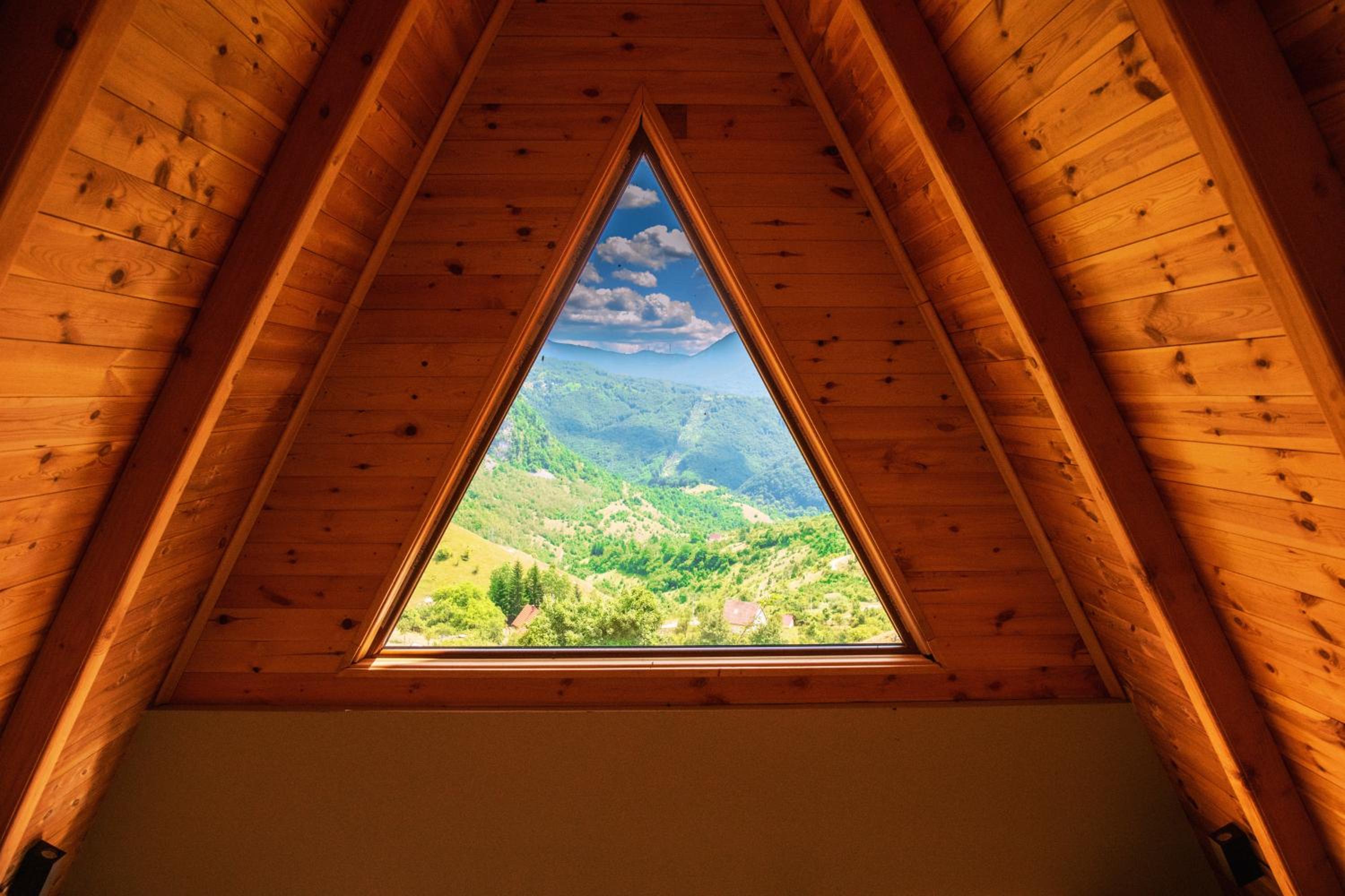 Viewpoint cottage Poscenje view 2