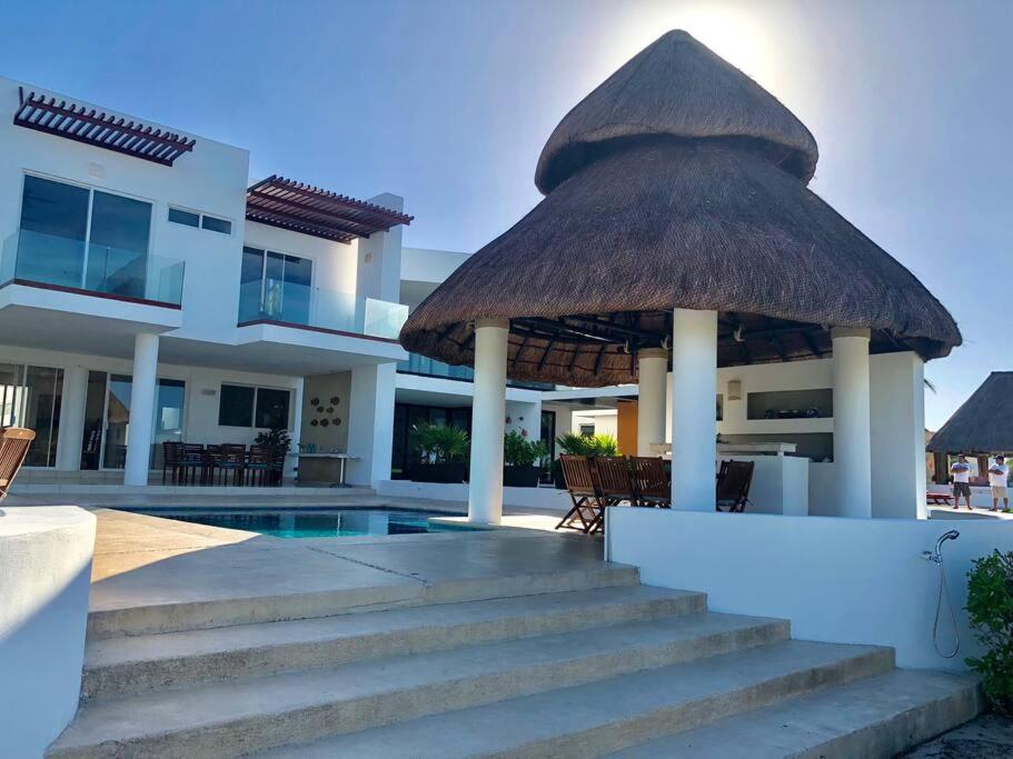 4BR Beach House Uaymitun Yucatan