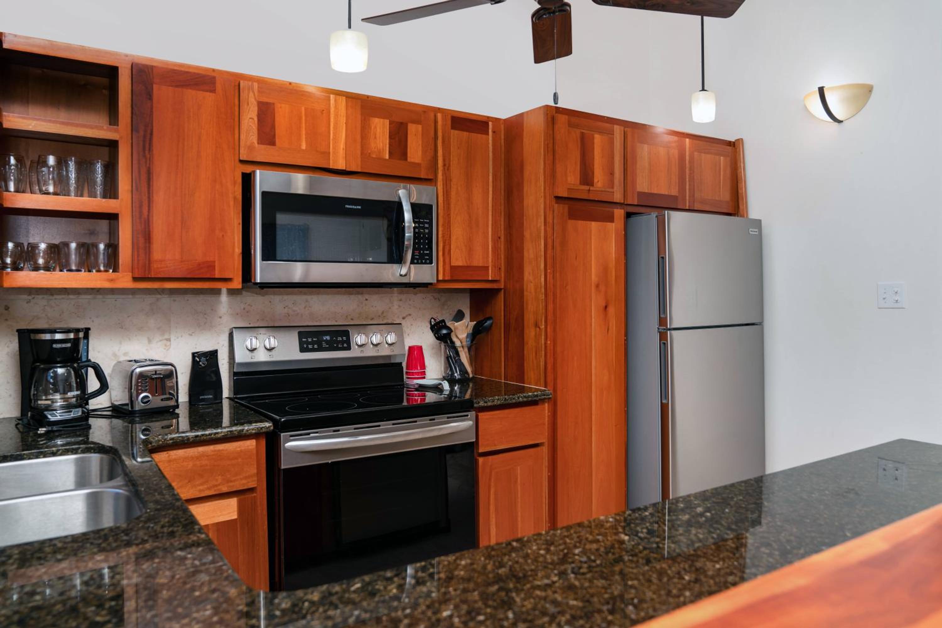 Residences at Barrier Reef 10-1B Oceanfront 2 BR by Stay Floreo