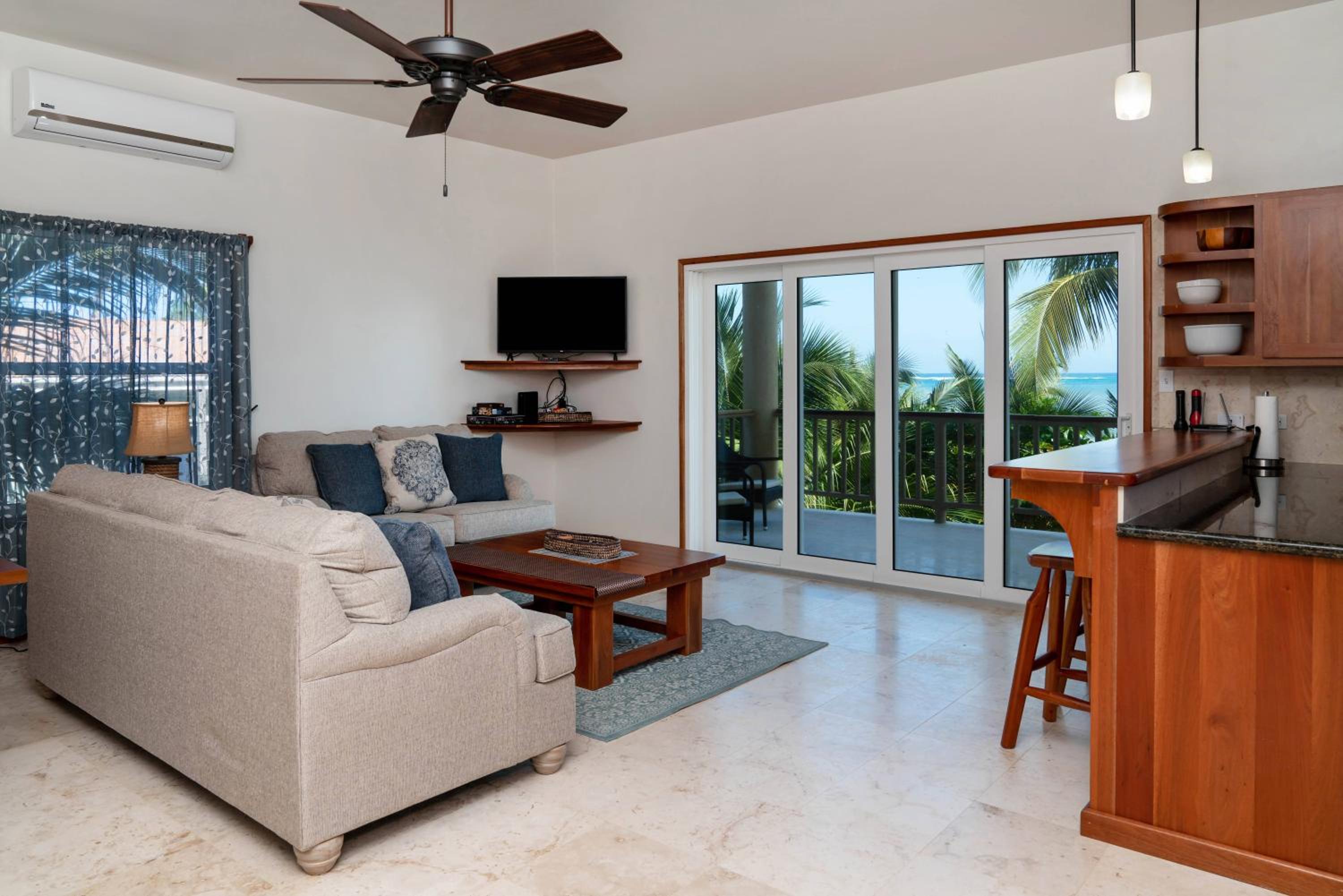 Residences at Barrier Reef 10-1B Oceanfront 2 BR by Stay Floreo