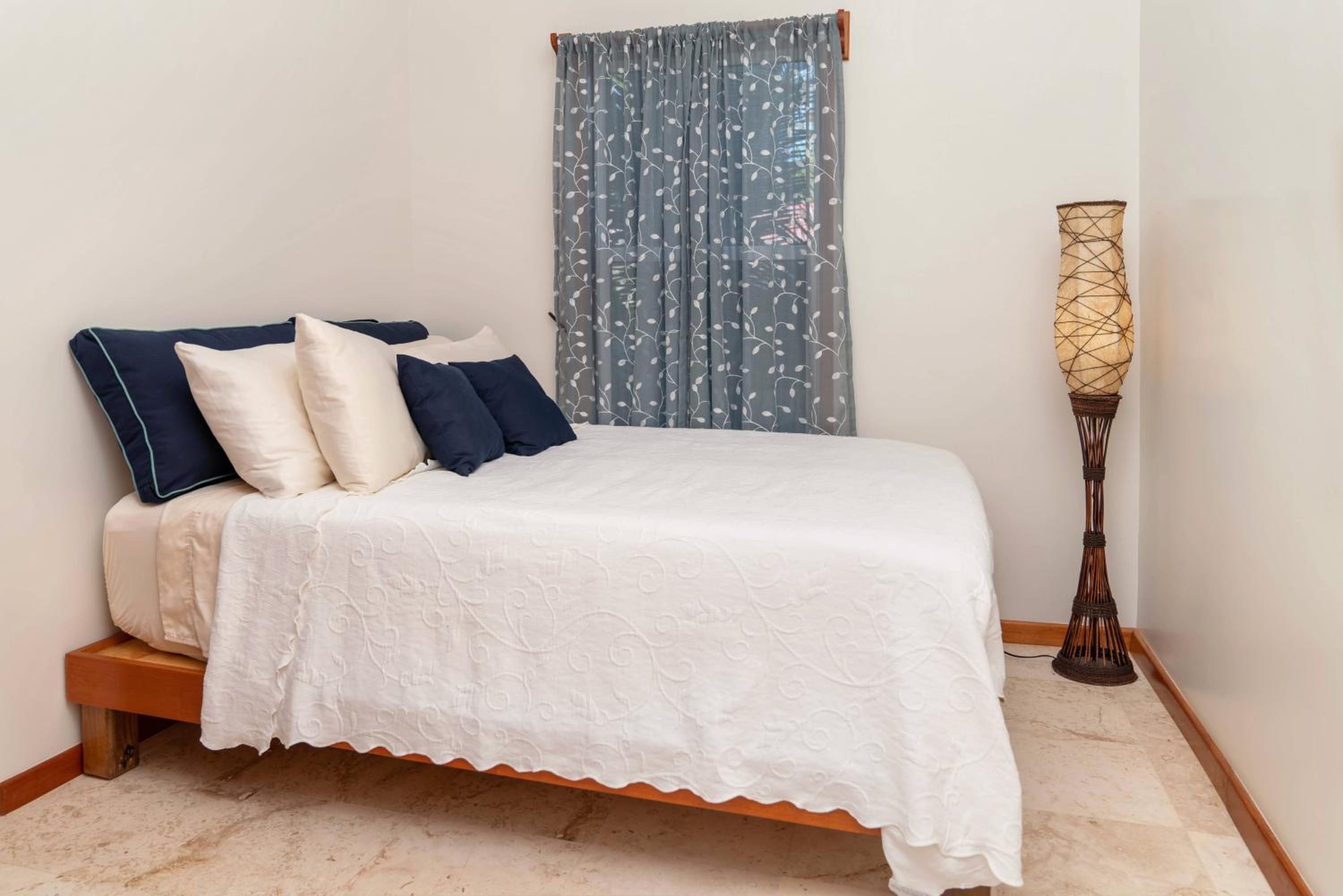 Residences at Barrier Reef 10-1B Oceanfront 2 BR by Stay Floreo