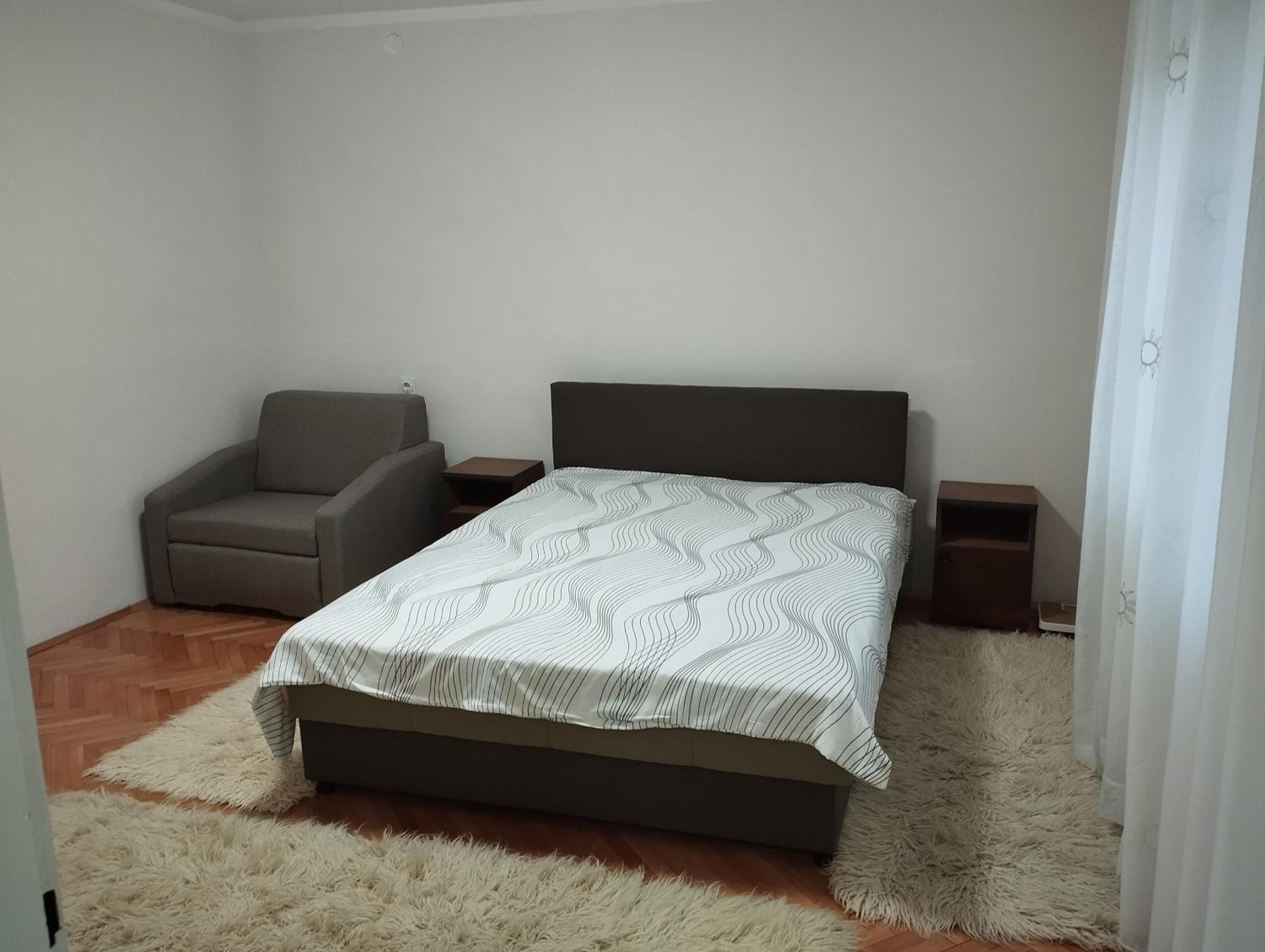 Apartmani Mladenovic view 3