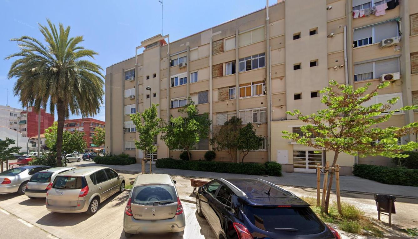 Malvarrosa habitación cómoda y sencilla cerca de la playa