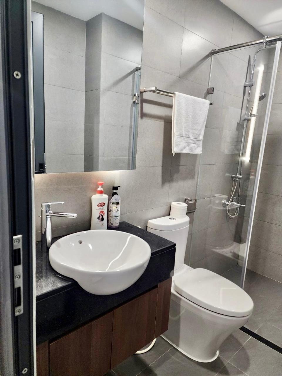 TRIOSTAY VINH HOI APARTMENT - Elegant Near City Highlights!