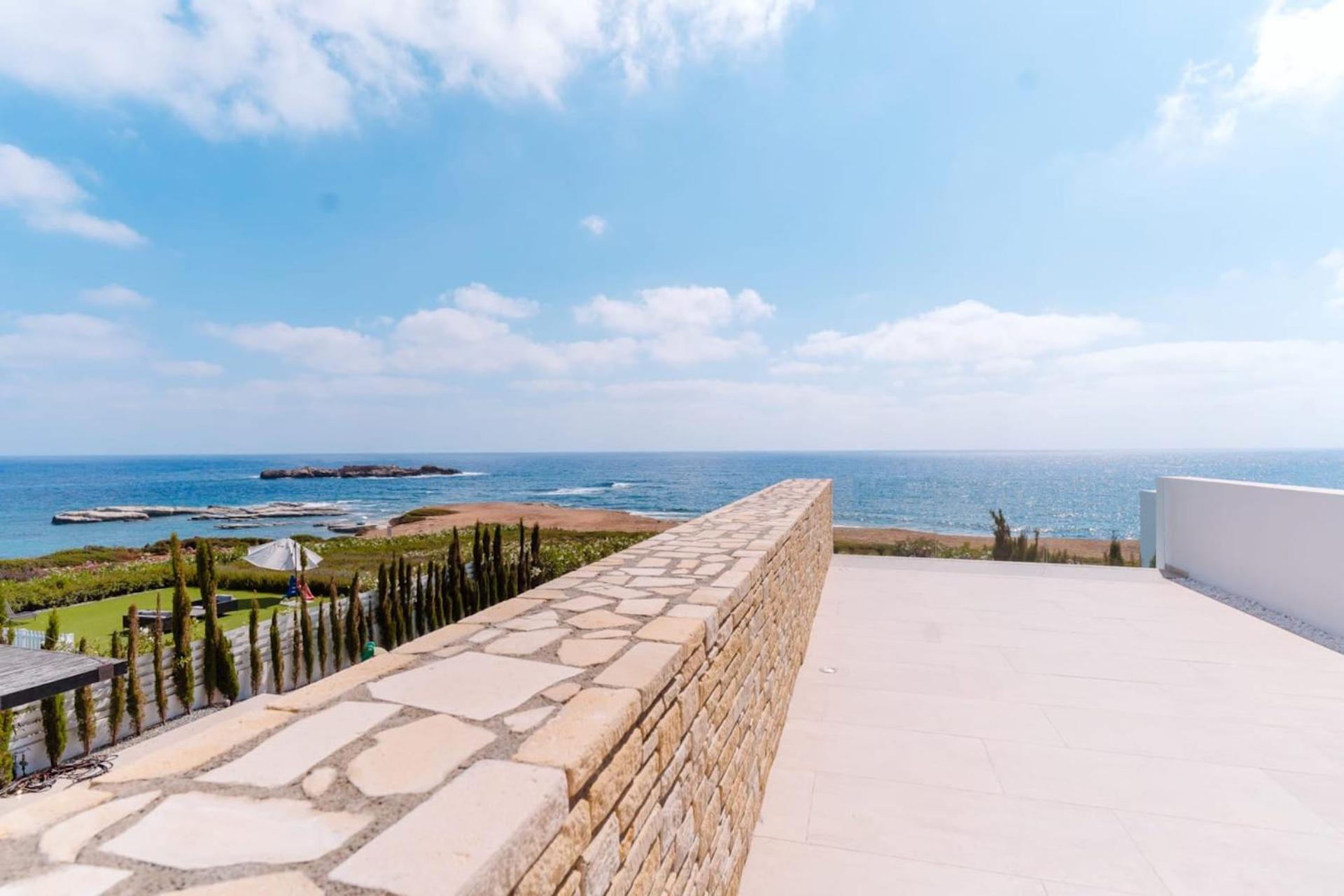 Seafront Villa with Spectacular Sunset View