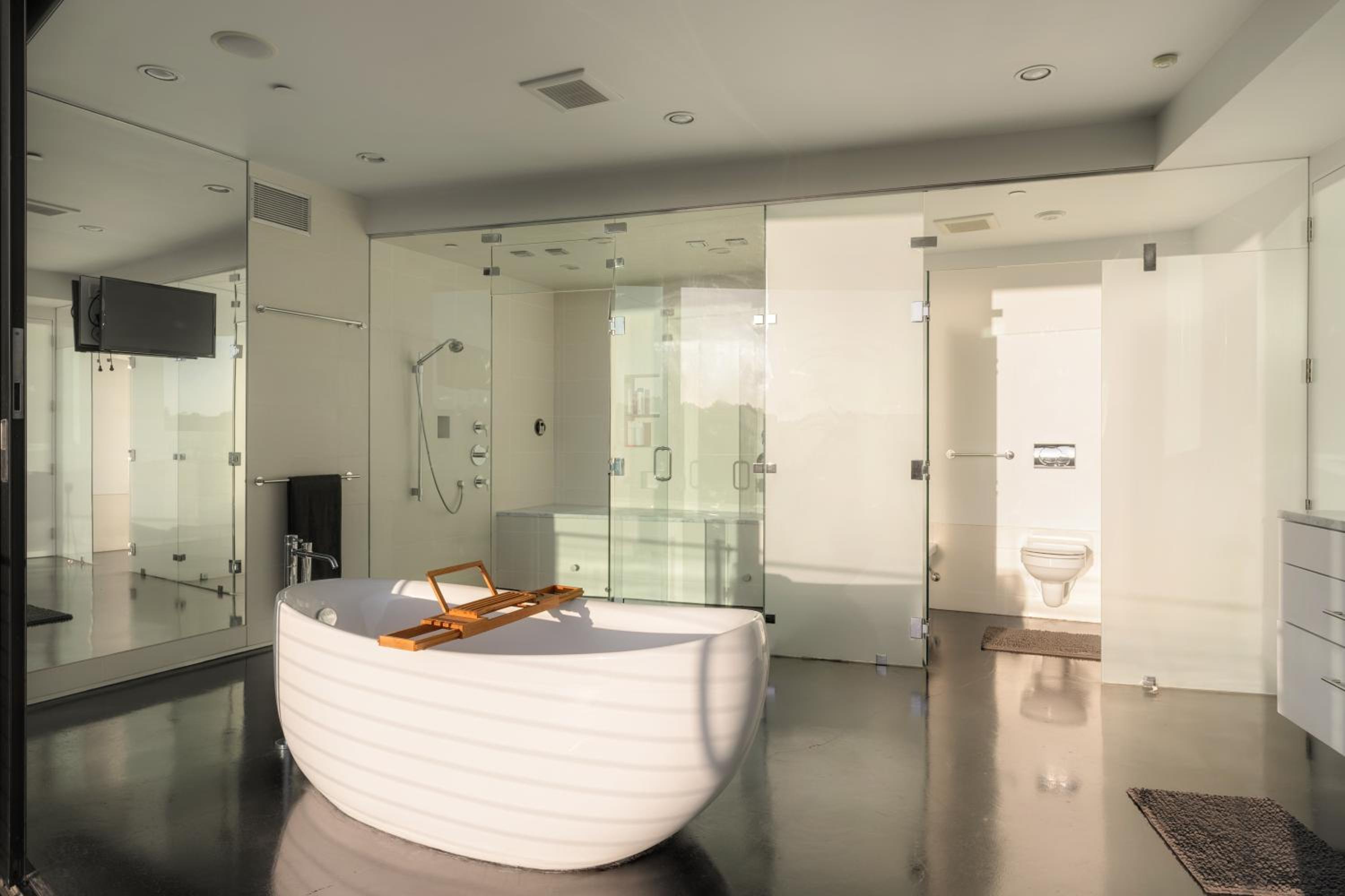 Architectural Masterpiece With Panoramic Views