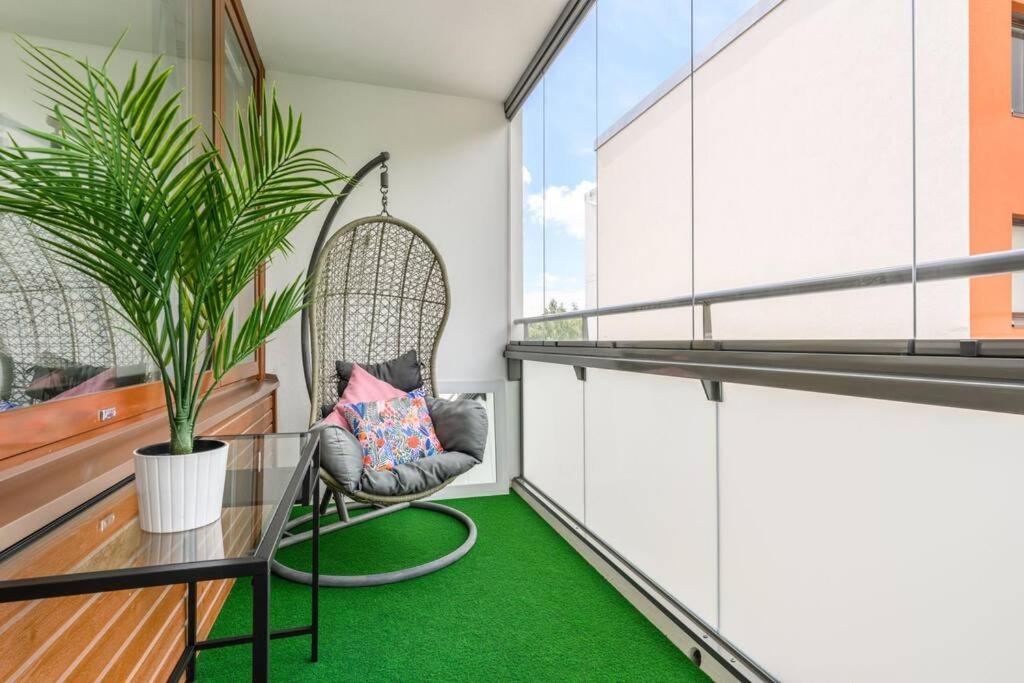 Modern two bedroom apartment near Sello, free parking