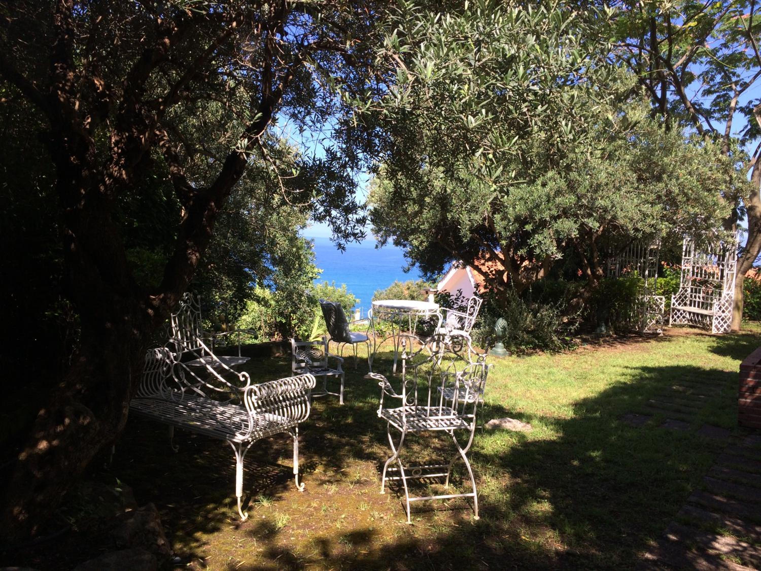Cottage Leisure