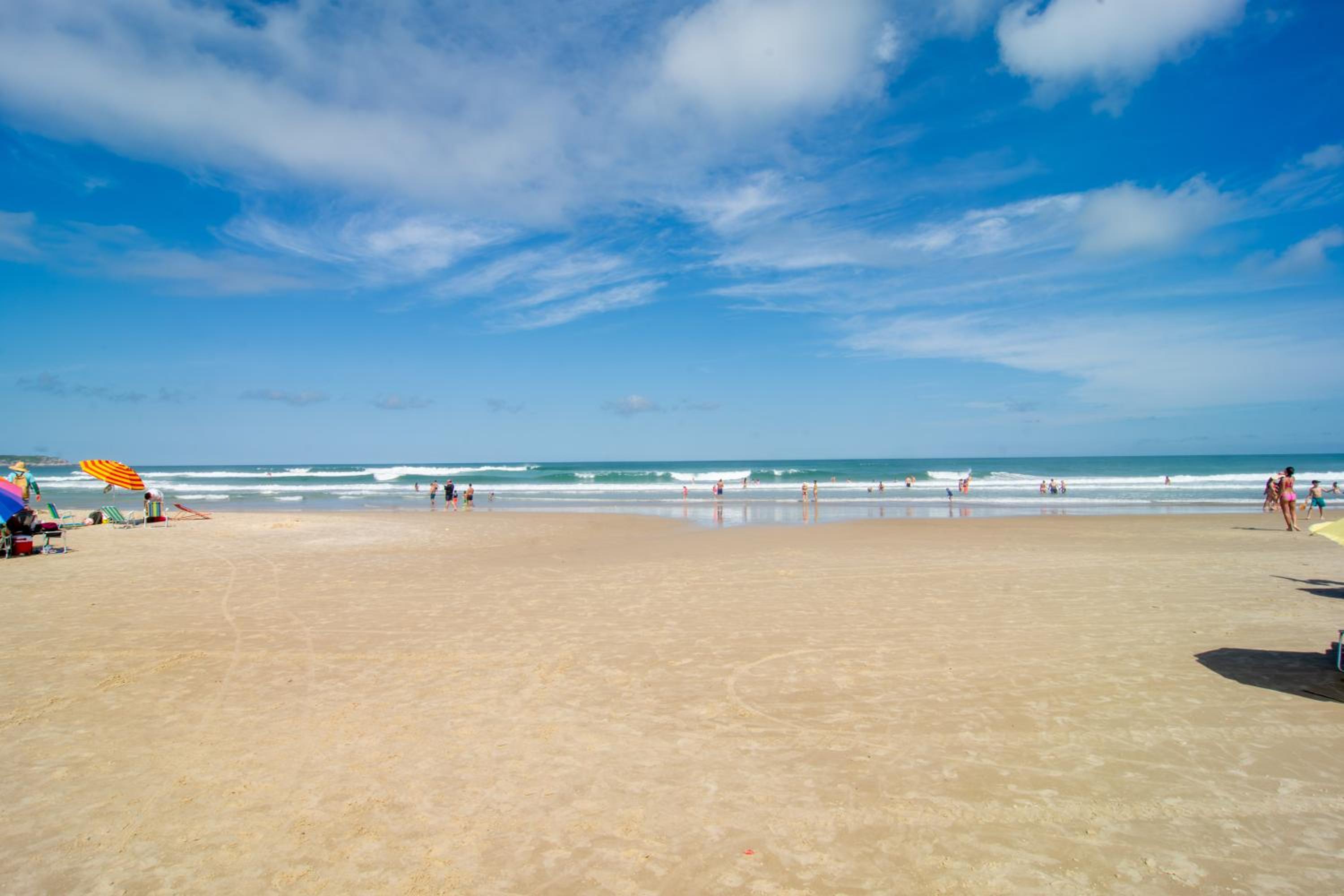 Casa Praiana poucos passos do Mar, Santinho AB9757