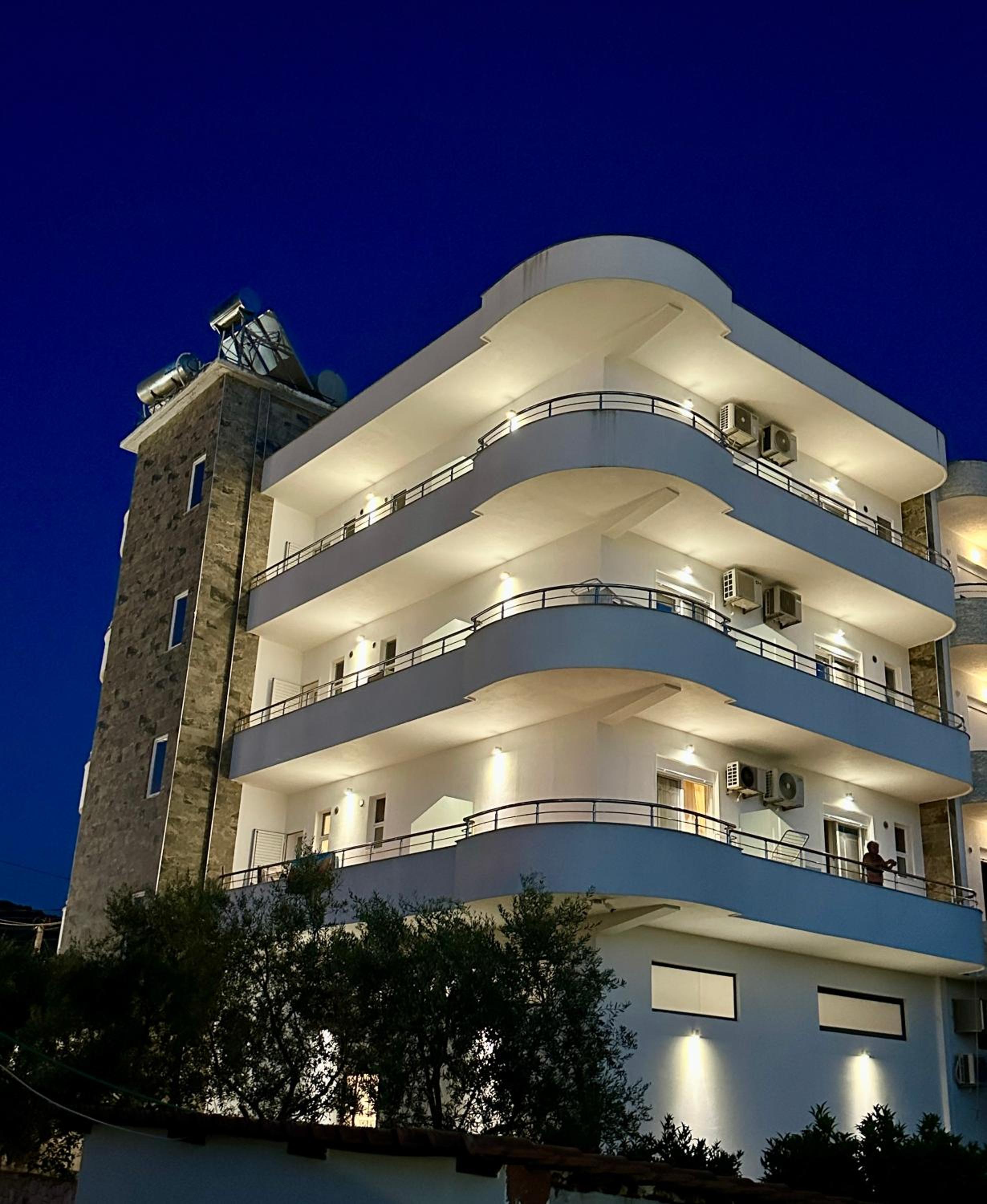 Brian Apartments