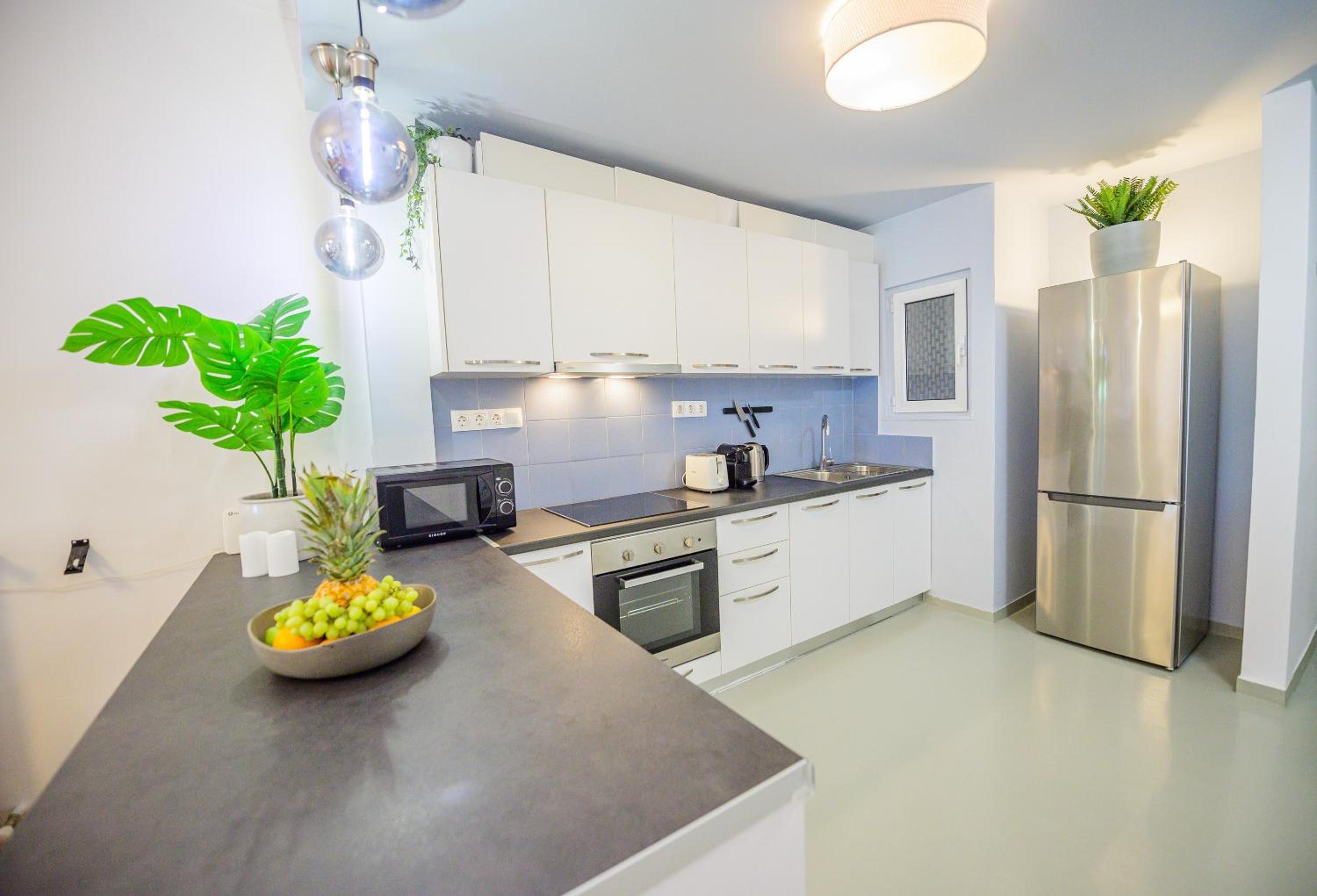 Stylish Peaceful 2 BR Retreat Next to Acropolis & Metro
