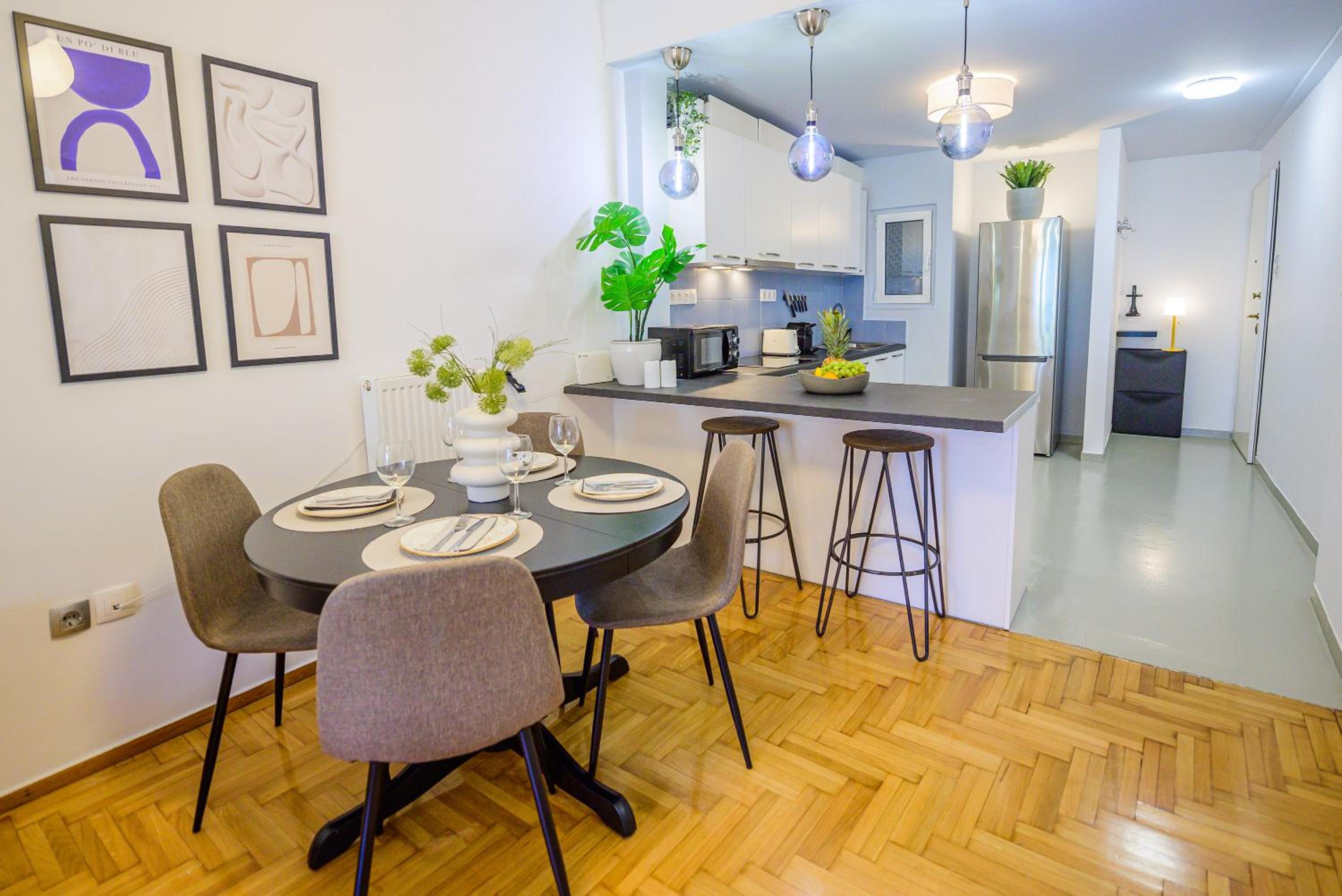 Stylish Peaceful 2 BR Retreat Next to Acropolis & Metro