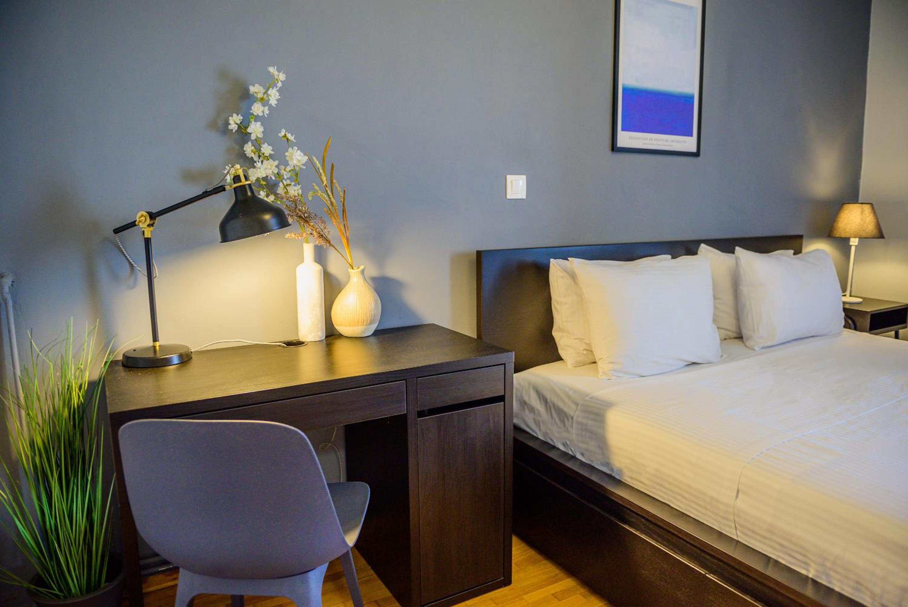 Stylish Peaceful 2 BR Retreat Next to Acropolis & Metro