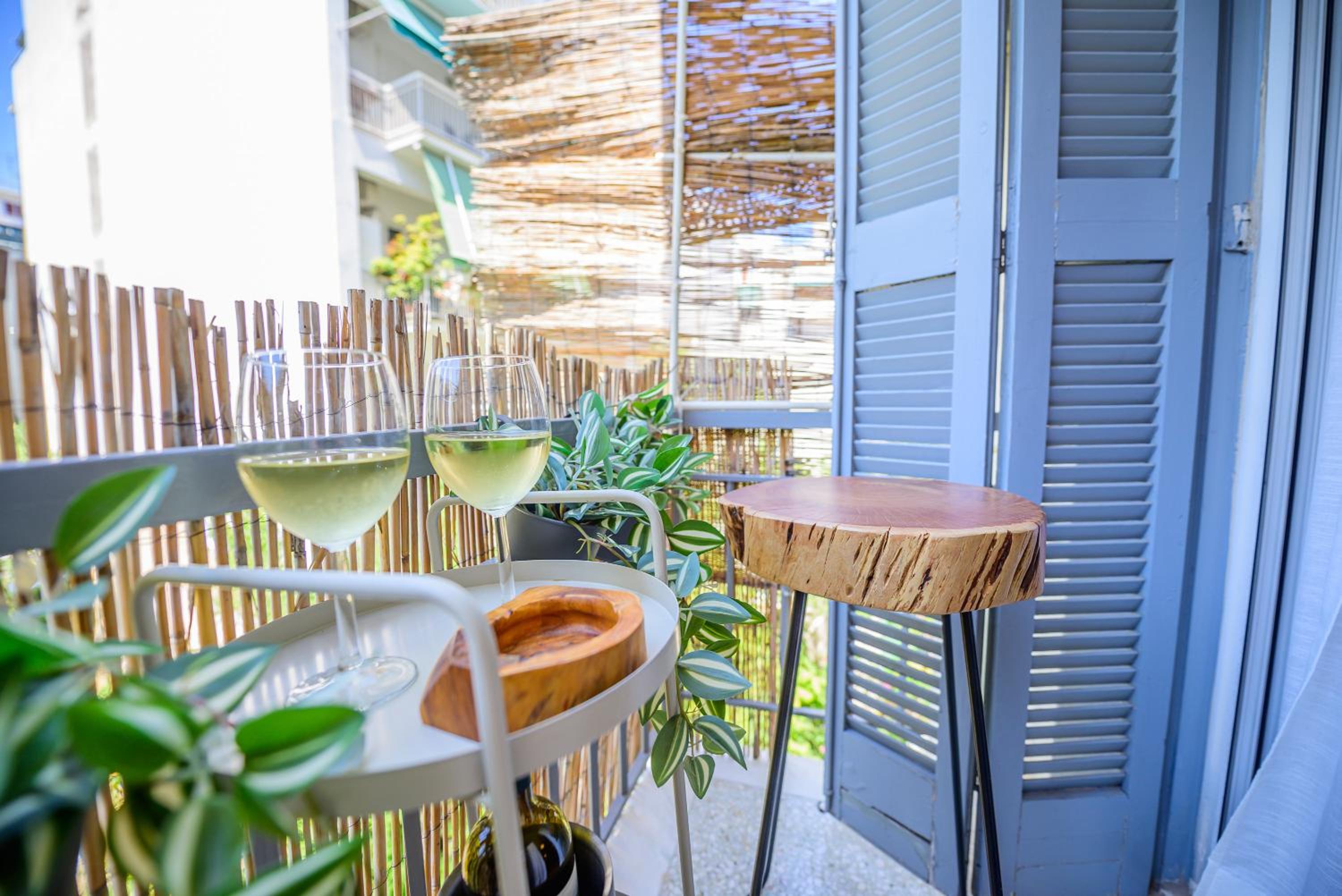 Stylish Peaceful 2 BR Retreat Next to Acropolis & Metro