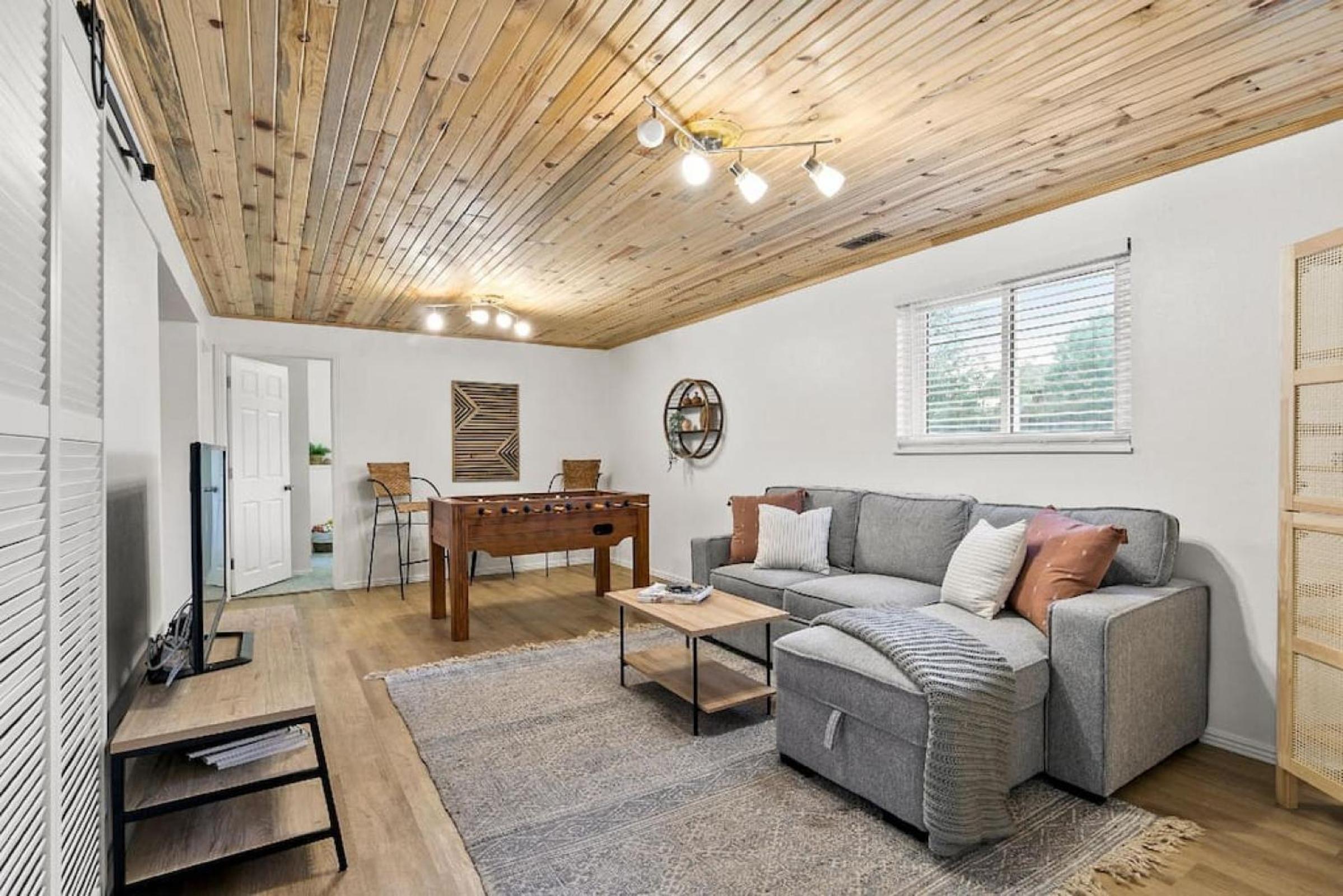 Downtown Monument, Family Friendly, Remodel view 5