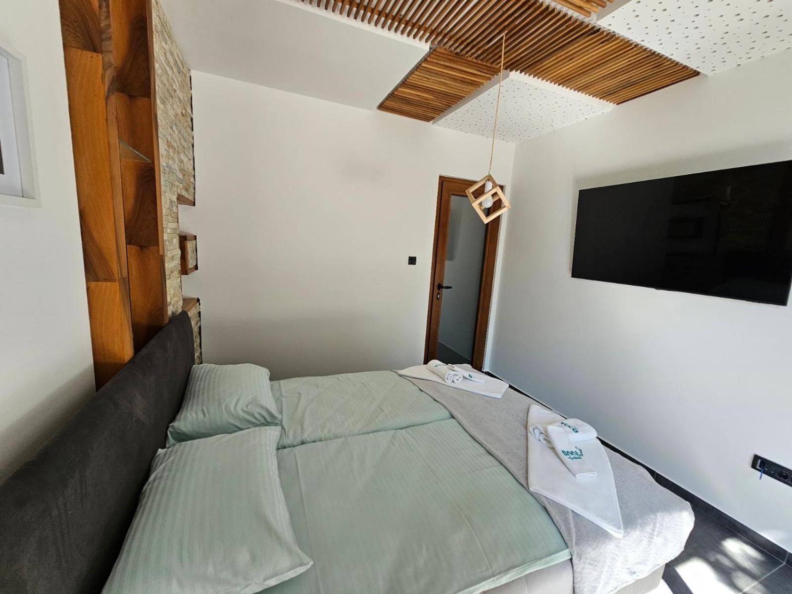 DML Apartments