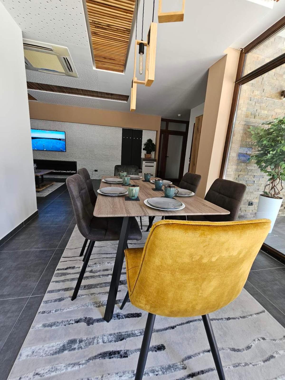 DML Apartments