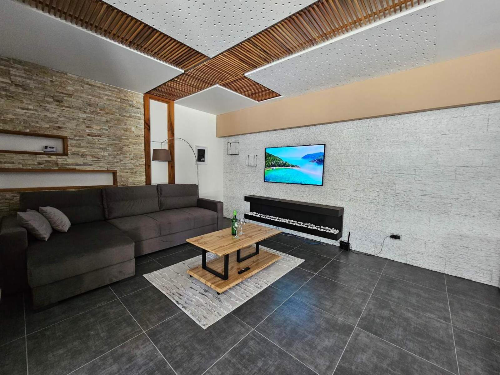 DML Apartments
