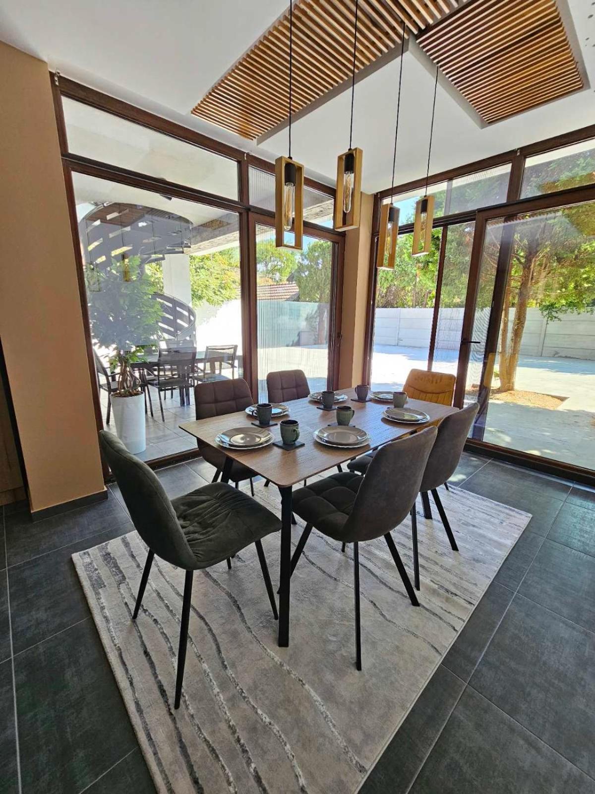 DML Apartments