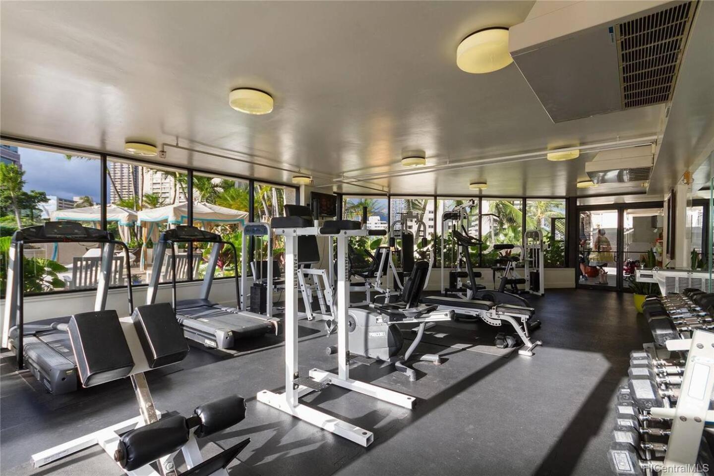 Luana Waikiki Oceanview High Floor Condo 1210