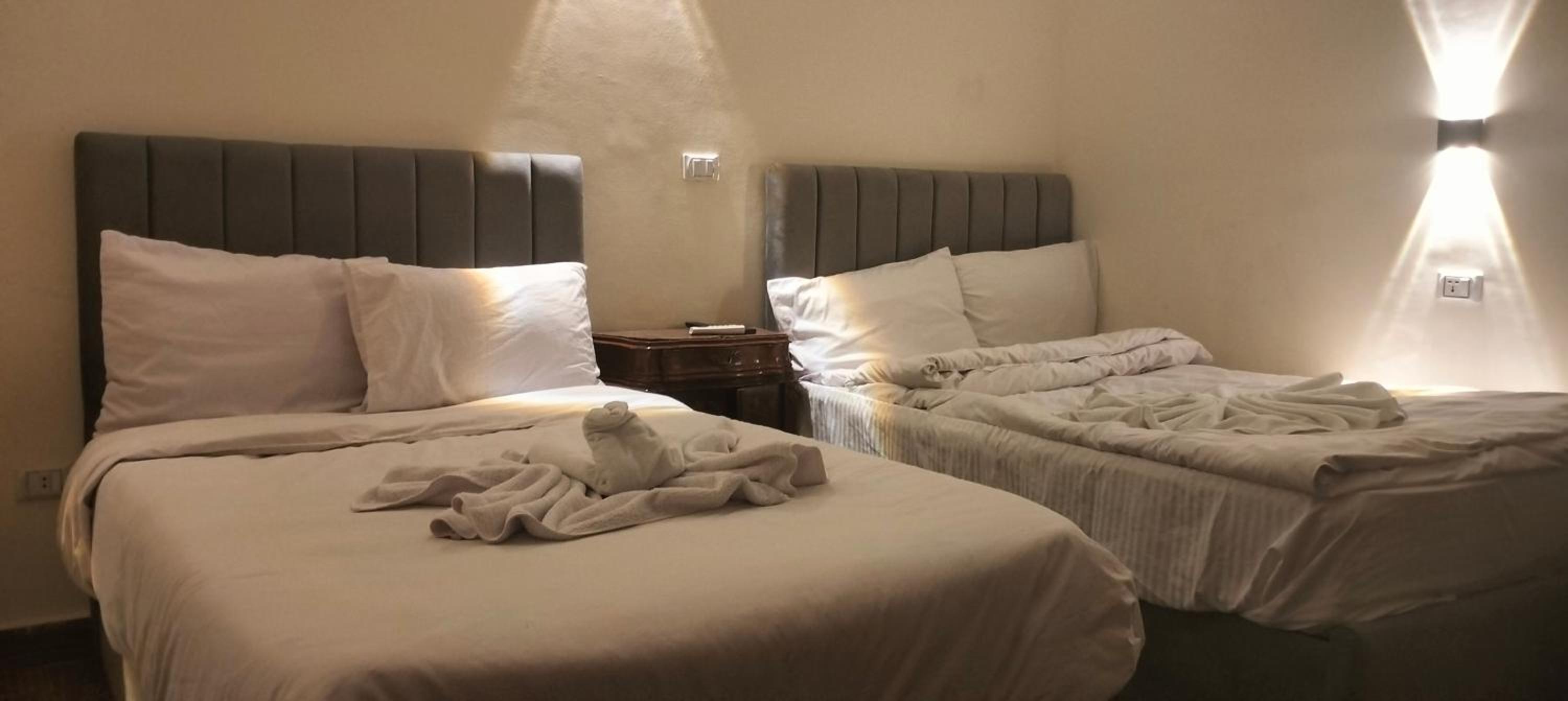 Royal Zeina Pyramids Inn