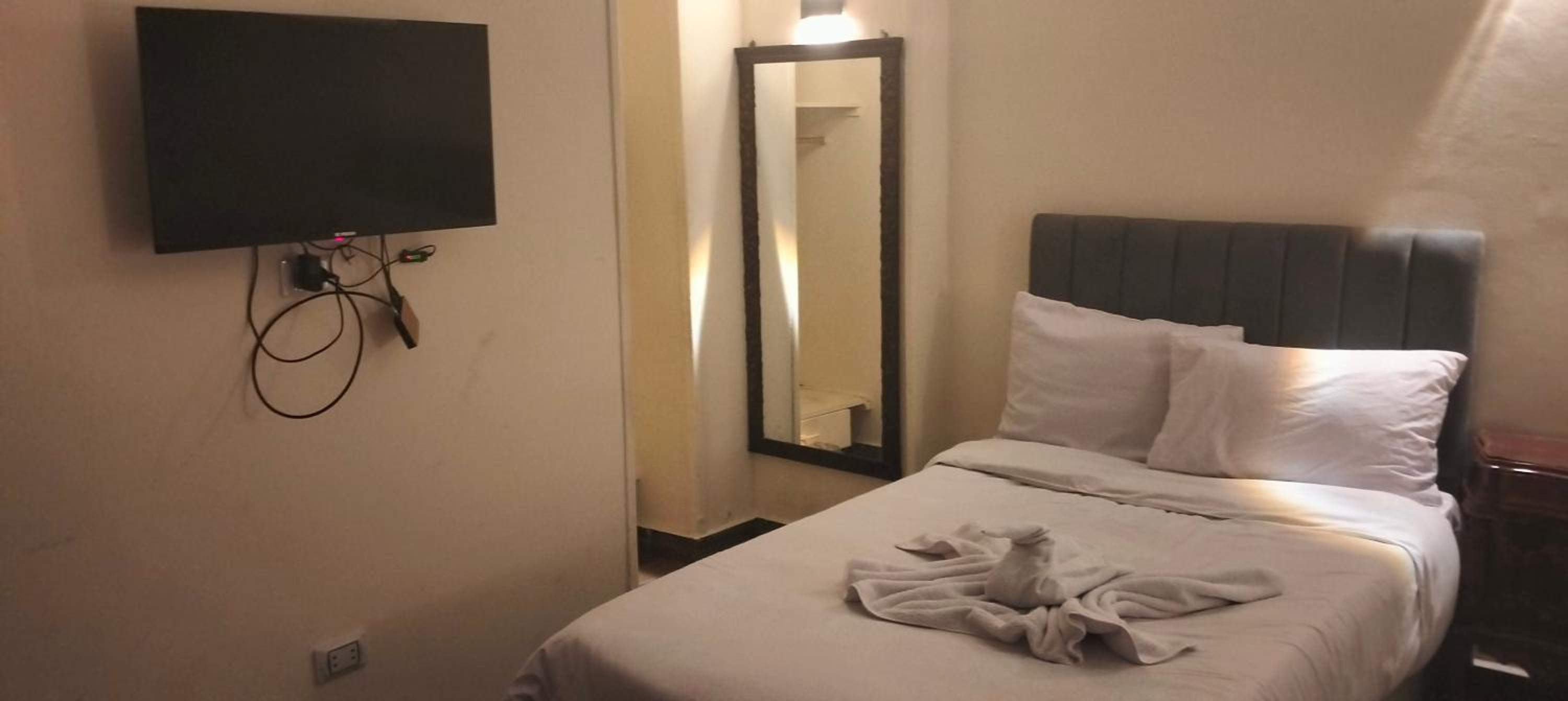 Royal Zeina Pyramids Inn
