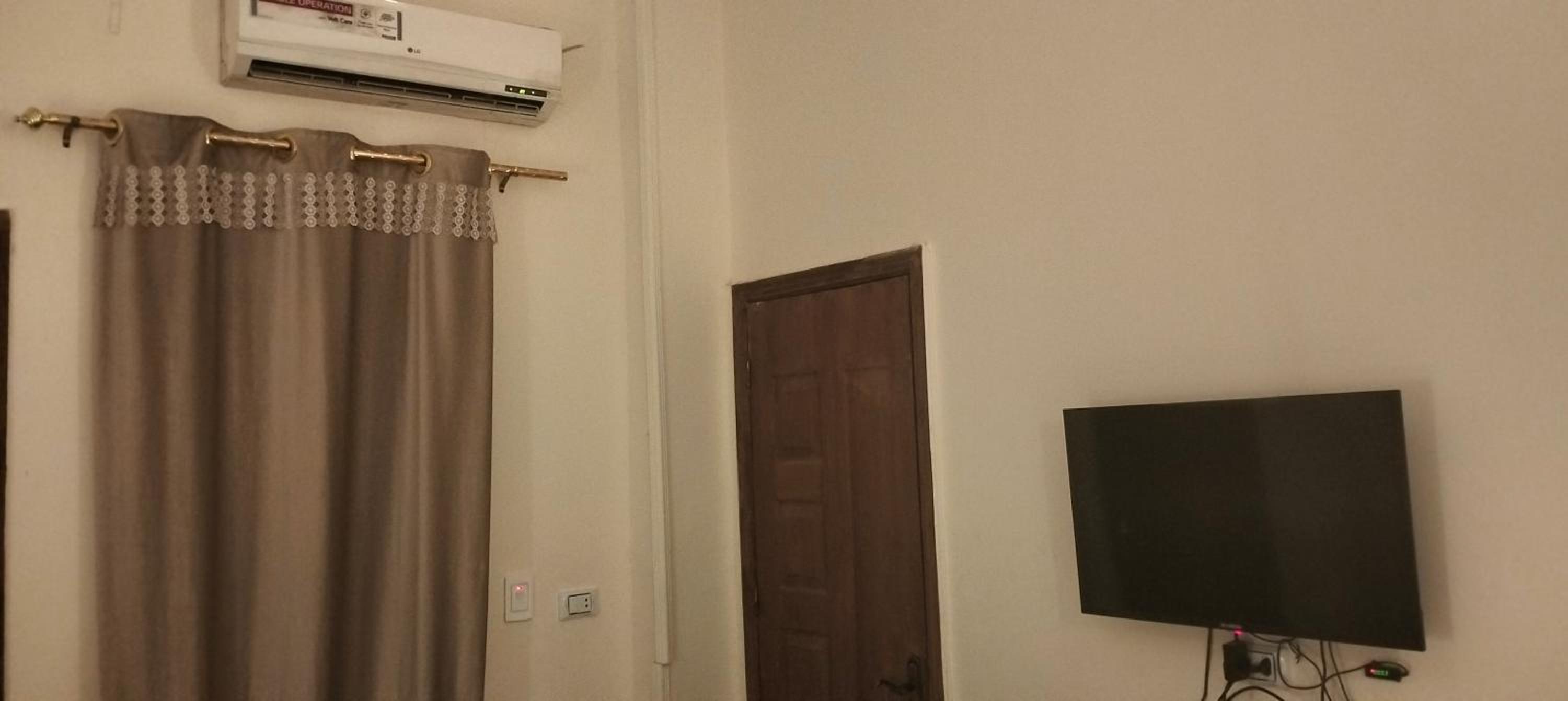 Royal Zeina Pyramids Inn