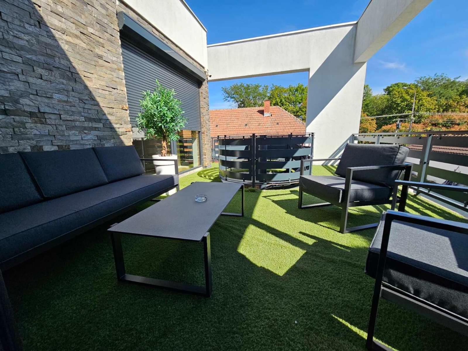 DML Apartments