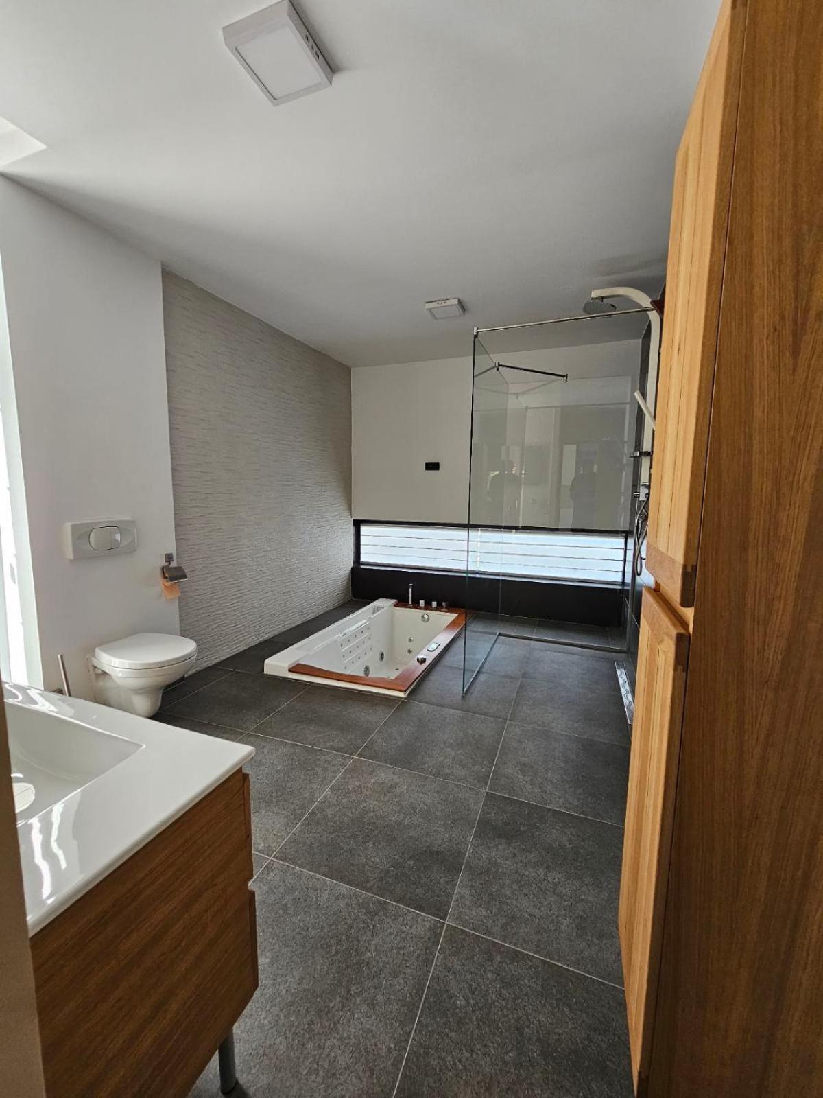 DML Apartments