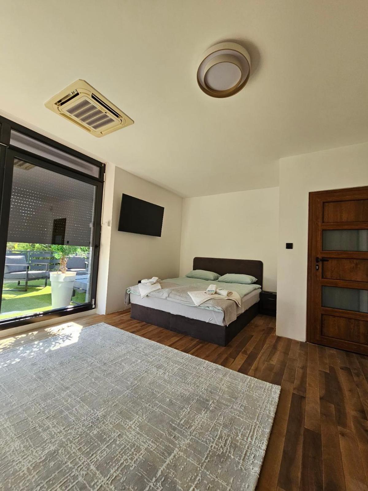 DML Apartments