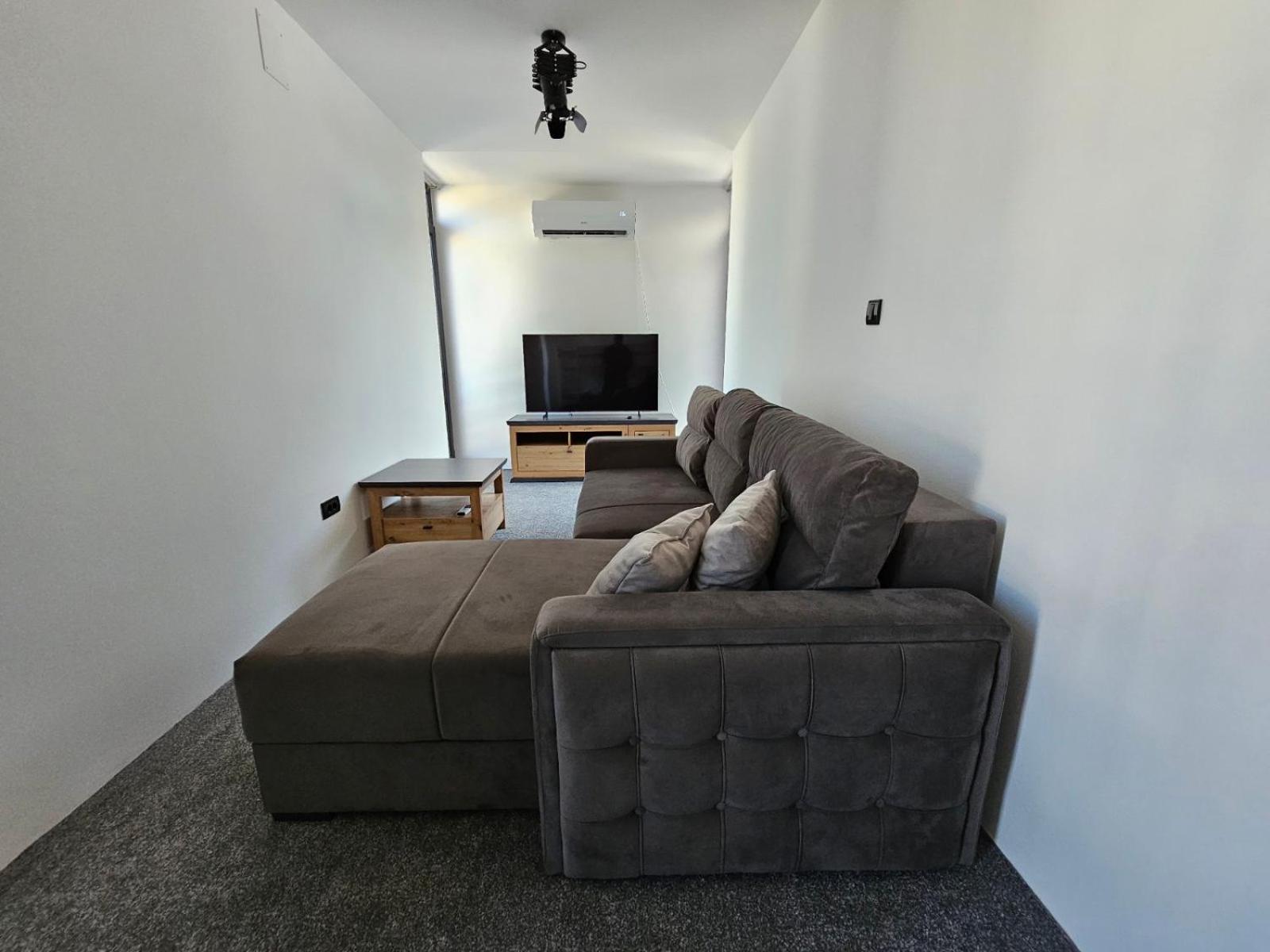 DML Apartments