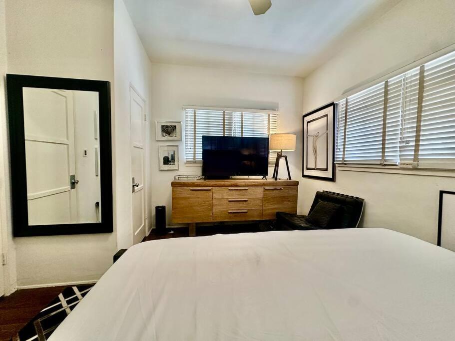 Designer 2 Bedroom Apt Beverly Hills-Rodeo Drive